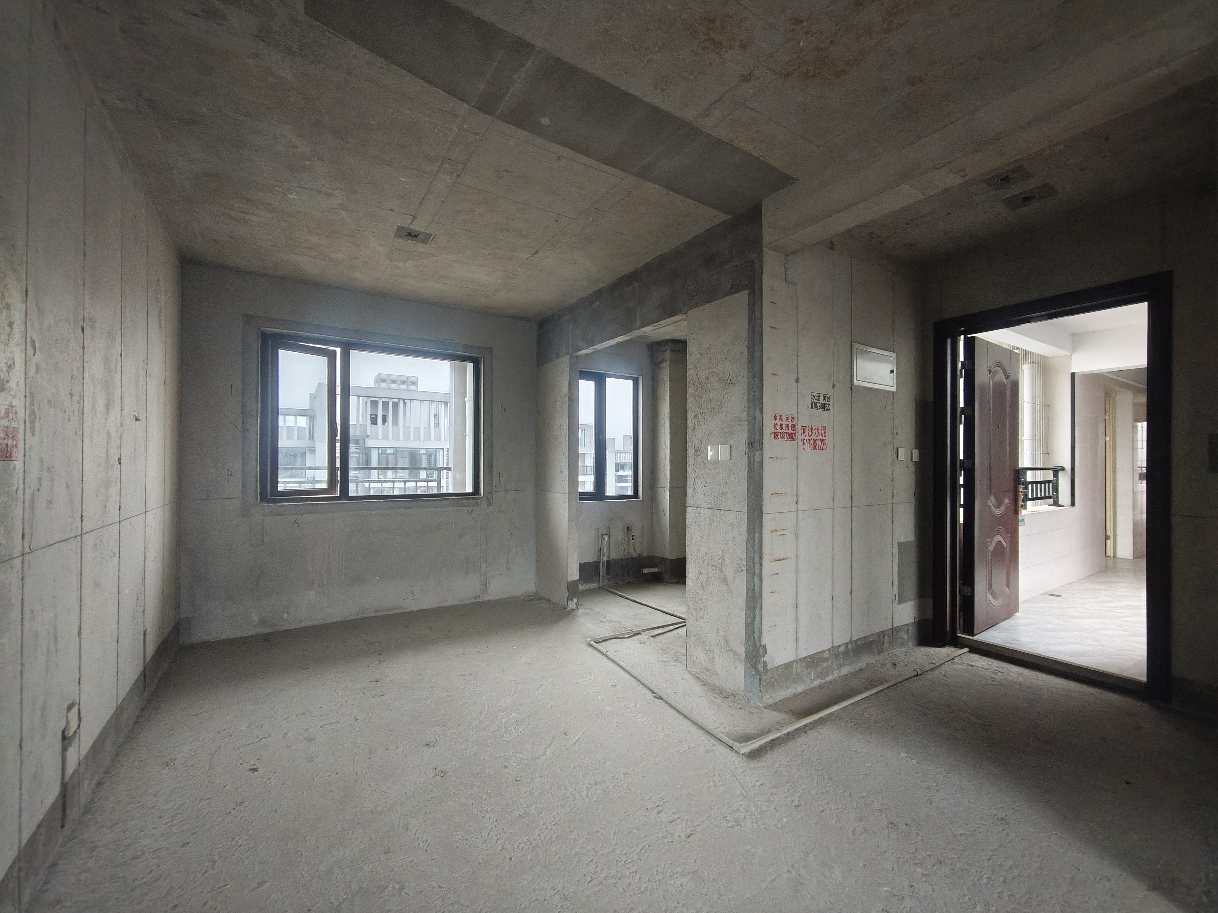 碧桂园正央时代  4室2厅2卫    56.8万其他