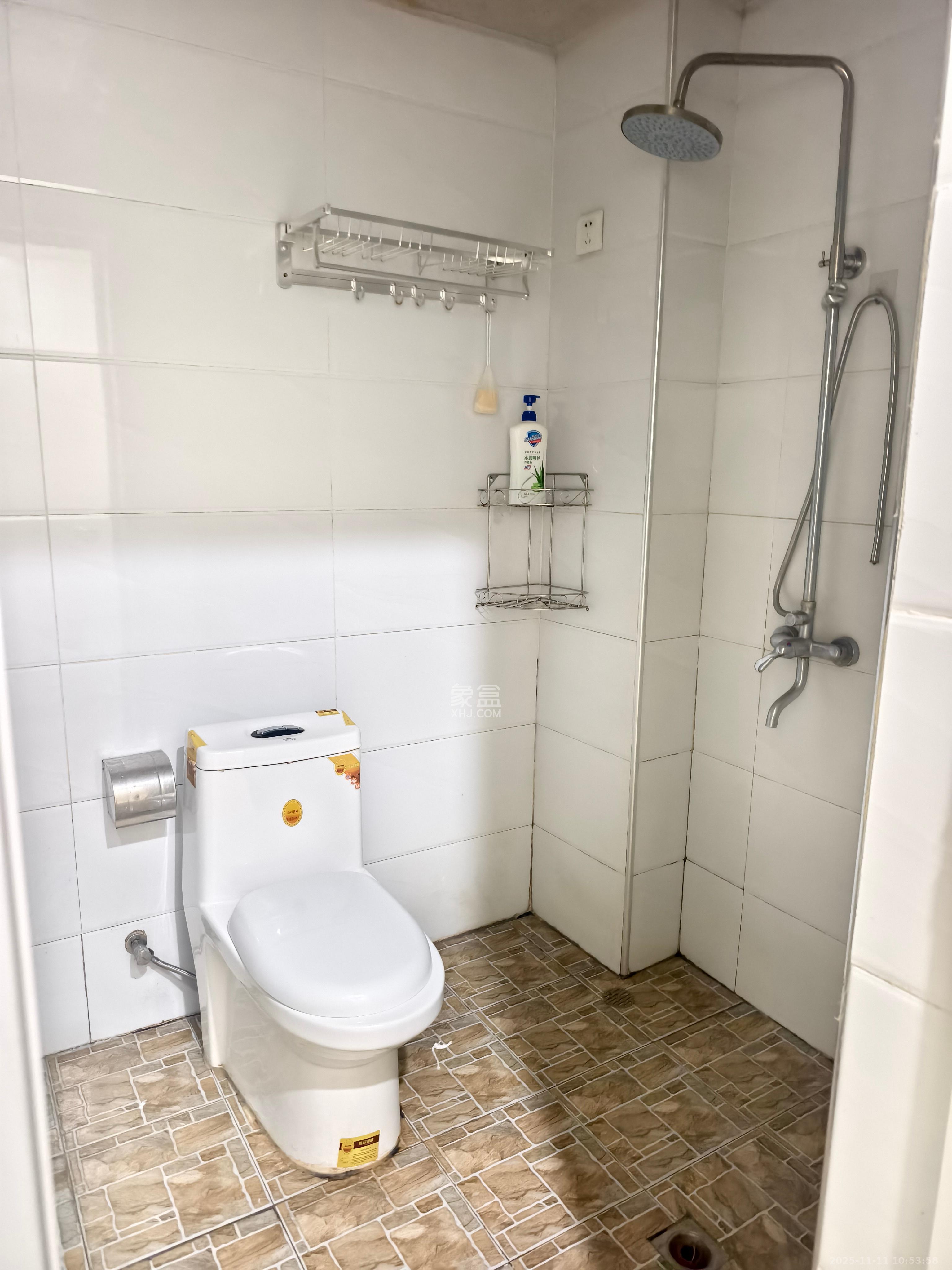 蓝湾国际广场 1室1厅1卫 1500.0元/月 蓝湾国际广场 1室1厅1卫 1500.0元/月室内图