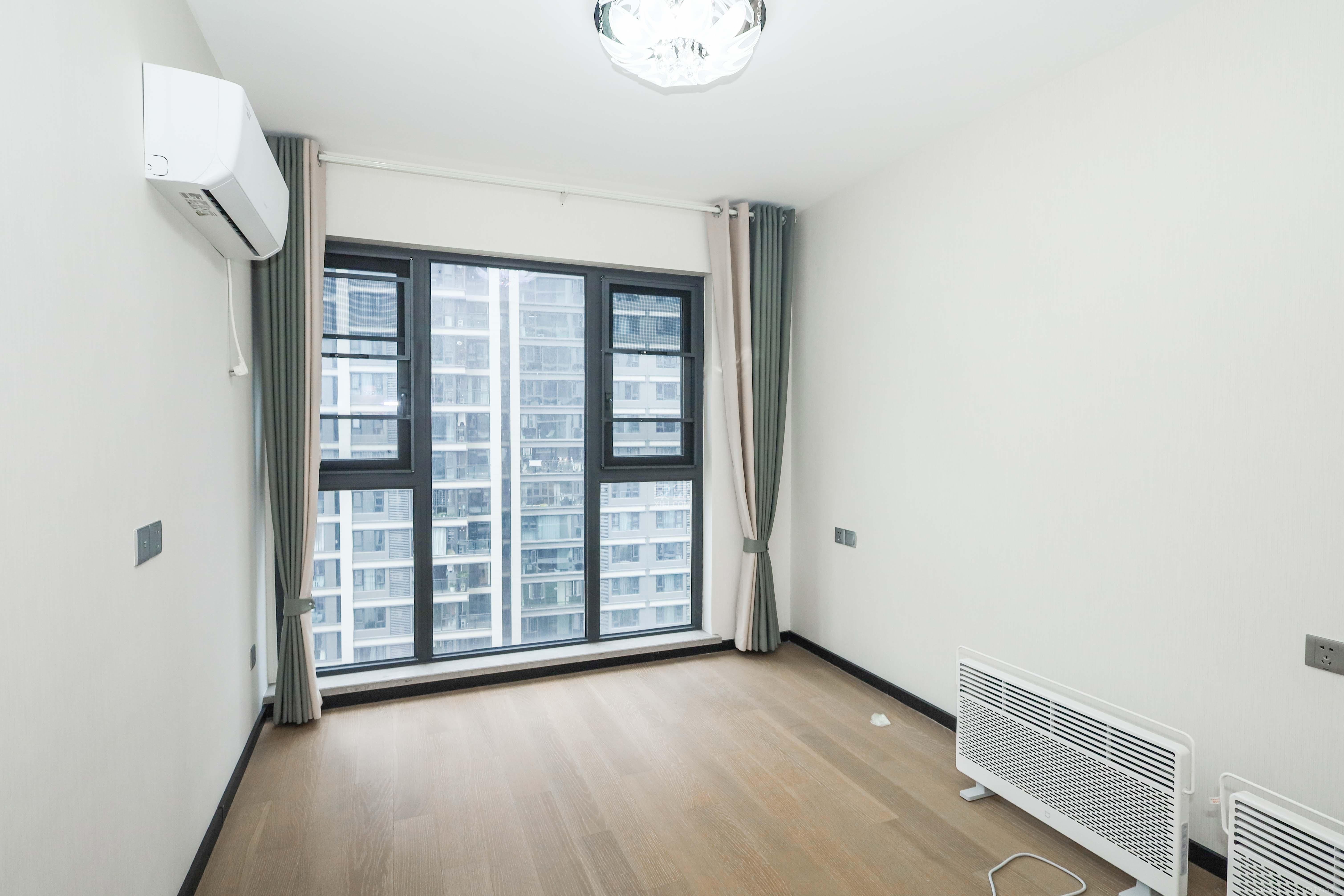 中海阅溪府  4室2厅2卫    192.0万卧室