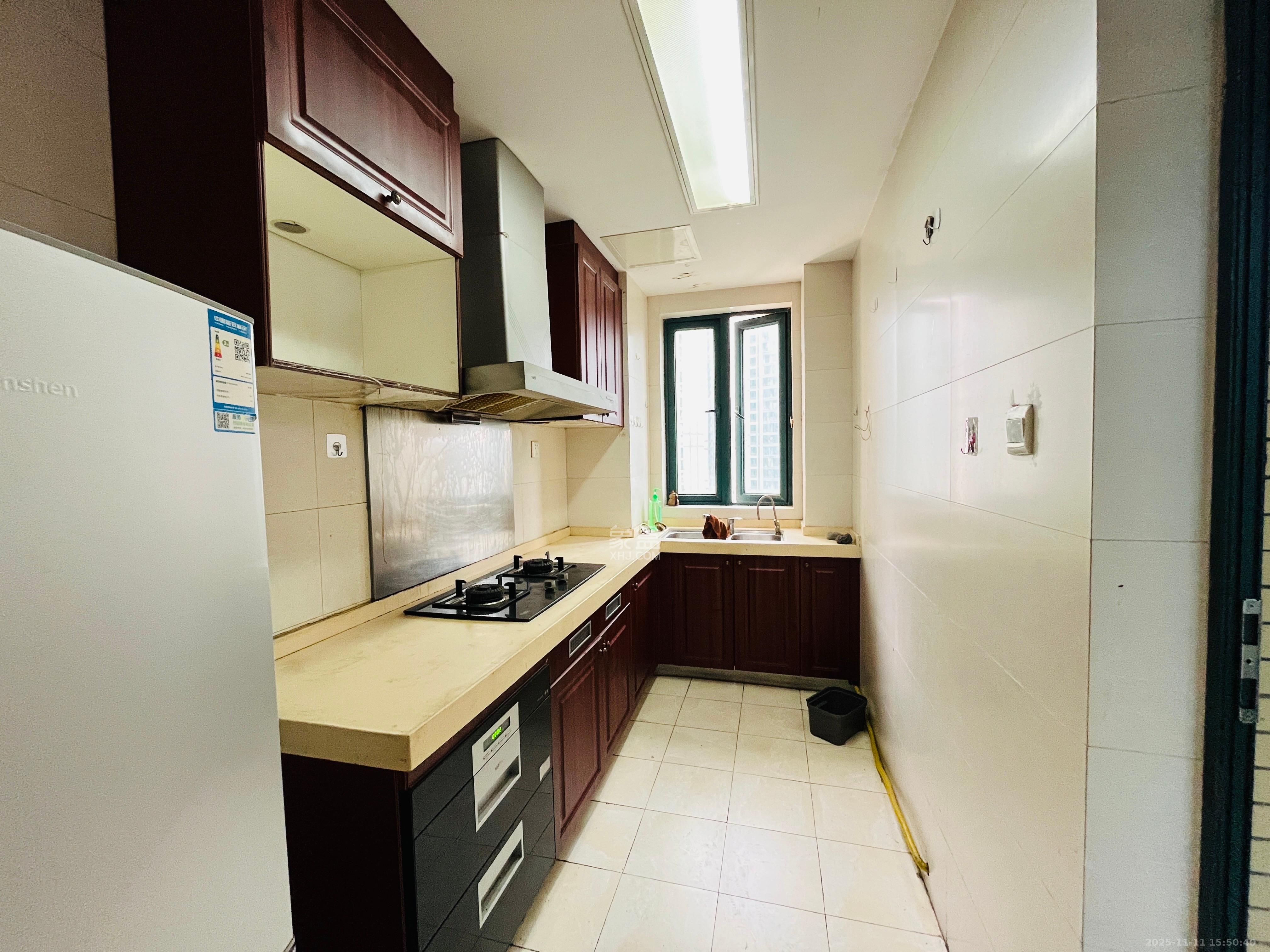 恒大御景湾  3室2厅2卫    3200.0元/月室内图