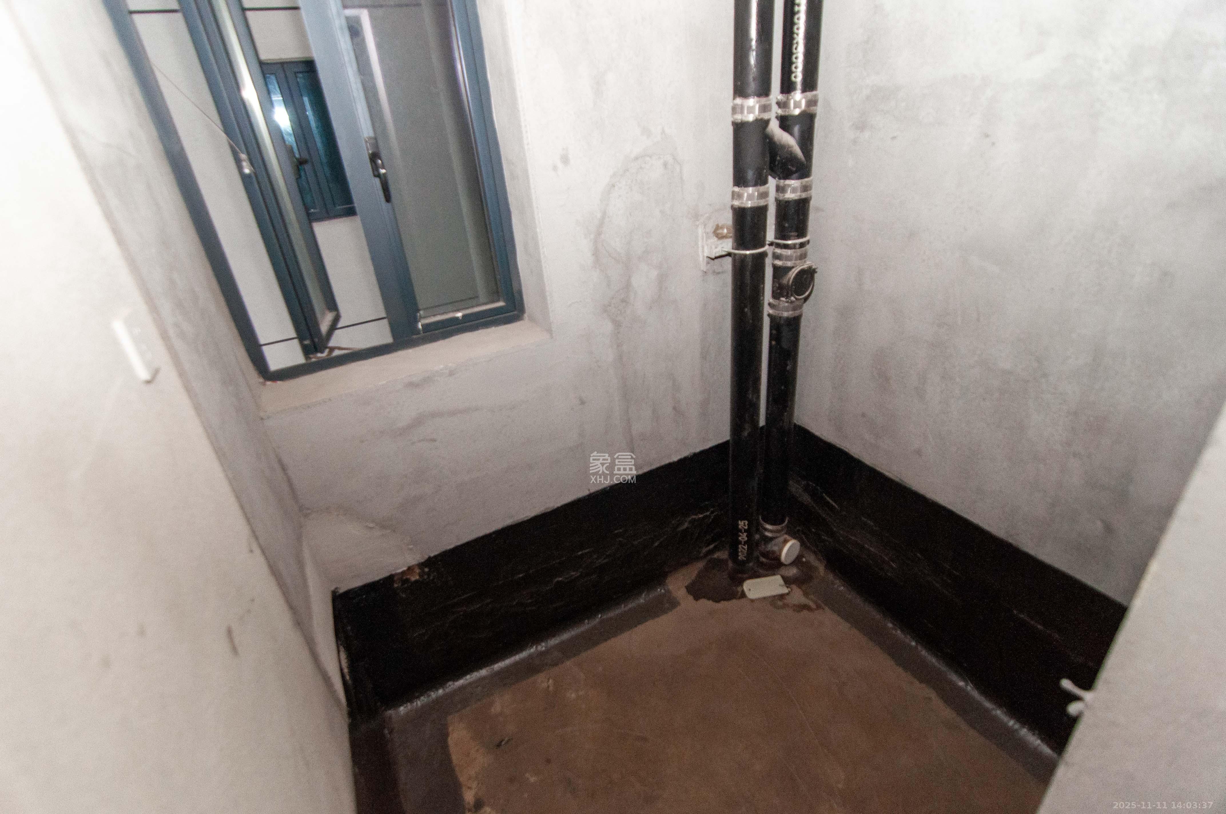 中建梅溪湖中心  4室2厅2卫    180.0万其他