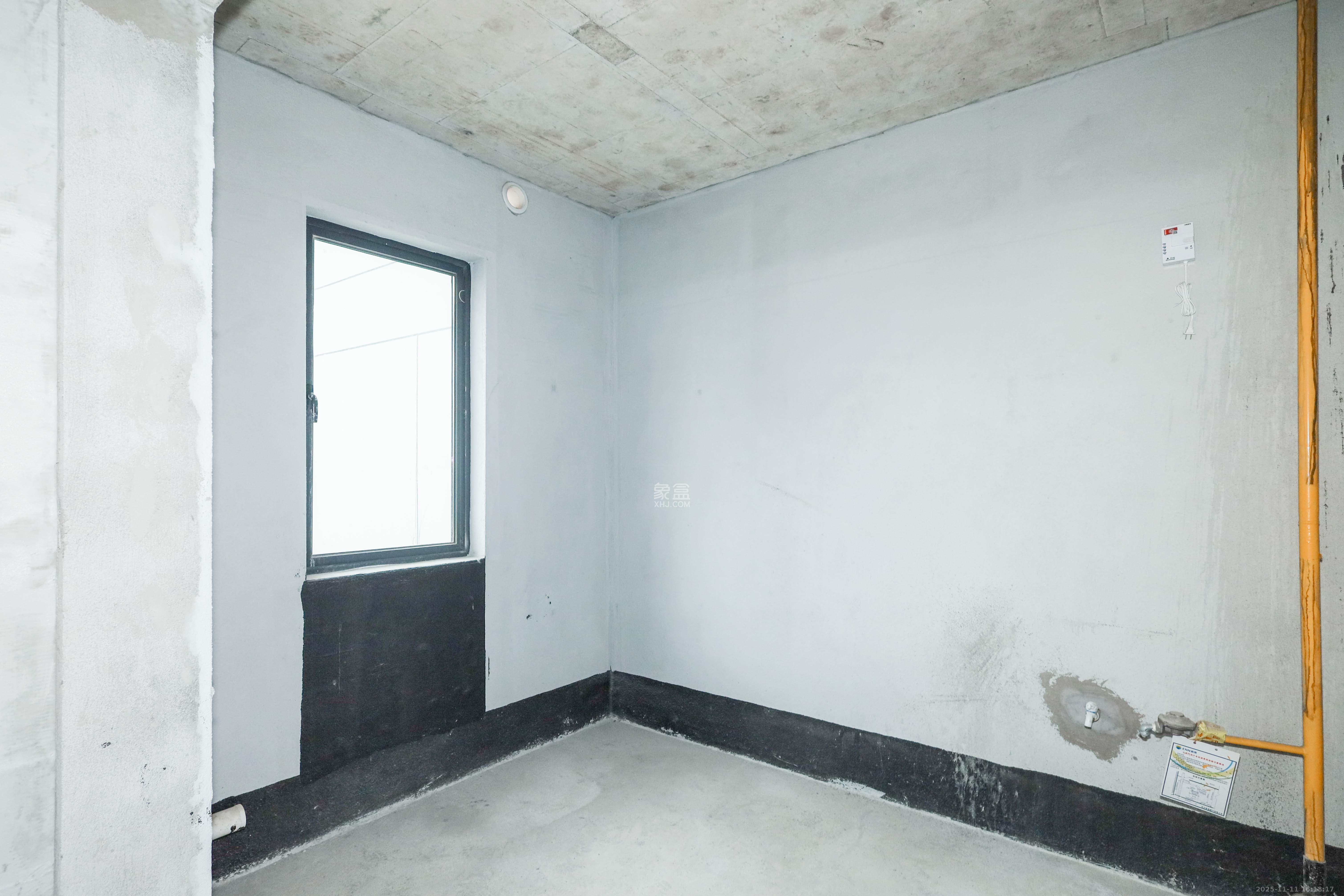 麓谷城市公园  4室2厅2卫    158.0万厨房