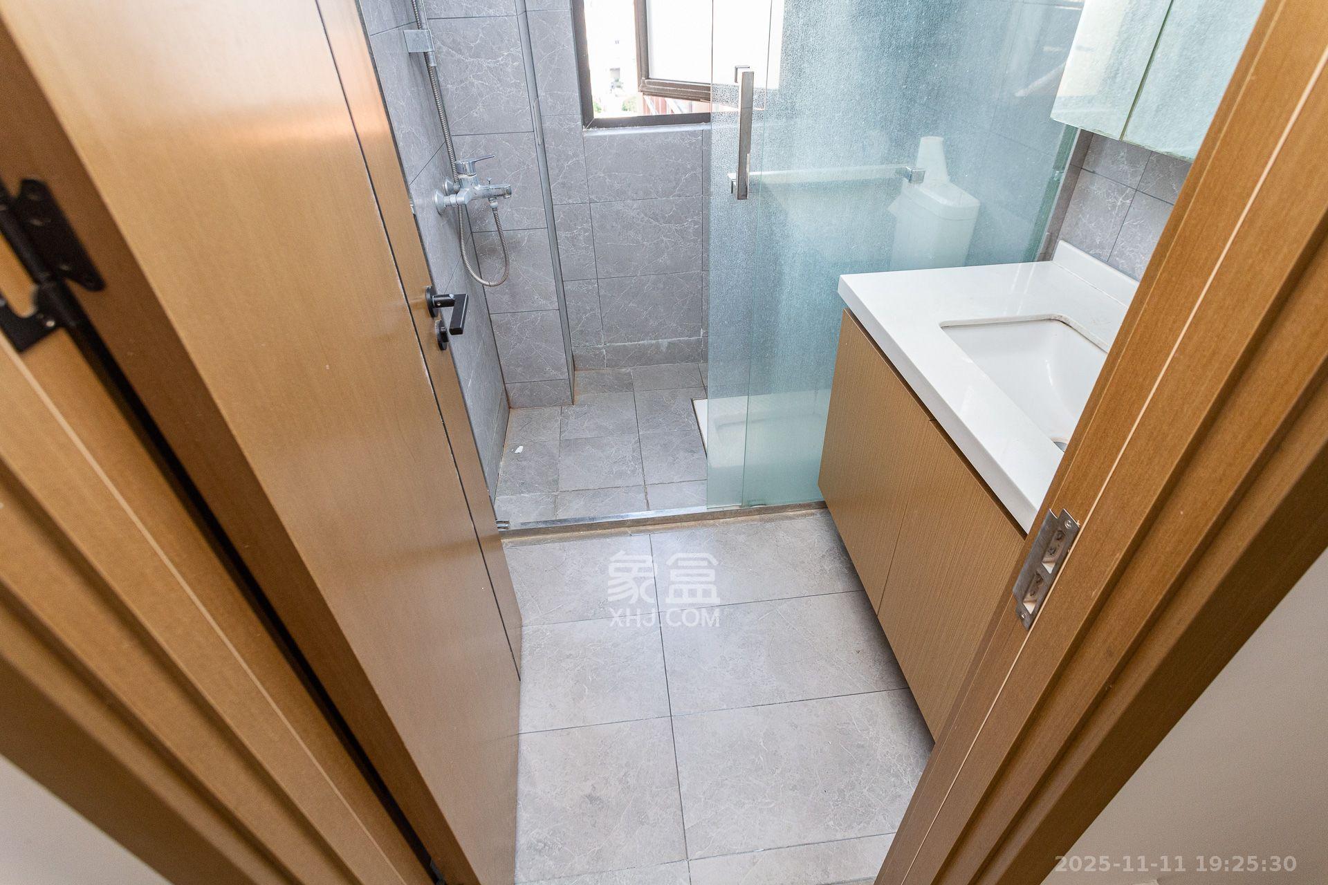 润和滨江府 3室2厅1卫 2600.0元/月 润和滨江府 3室2厅1卫 2600.0元/月室内图