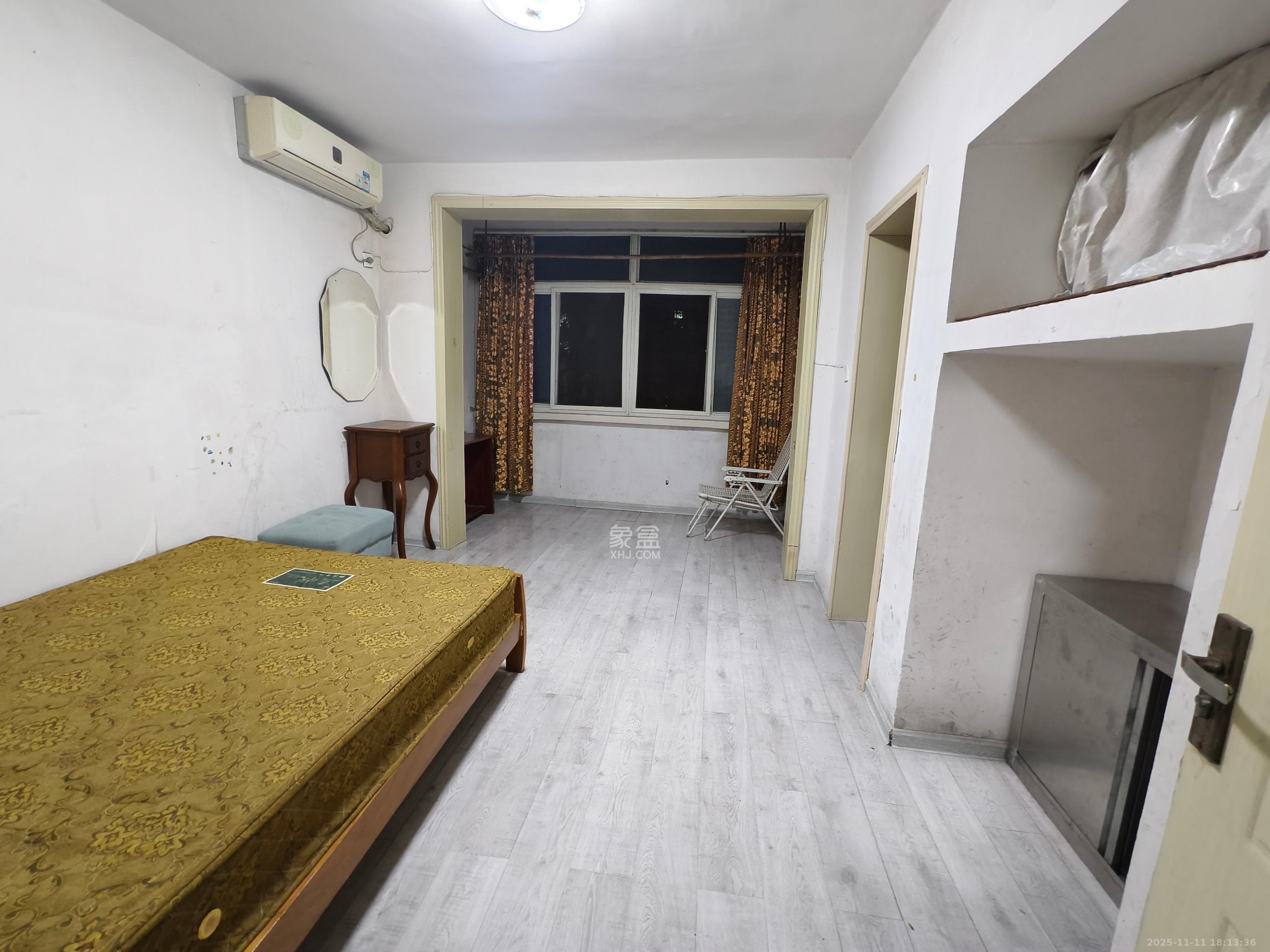 红旗区四片  2室1厅2卫    1600.0元/月室内图