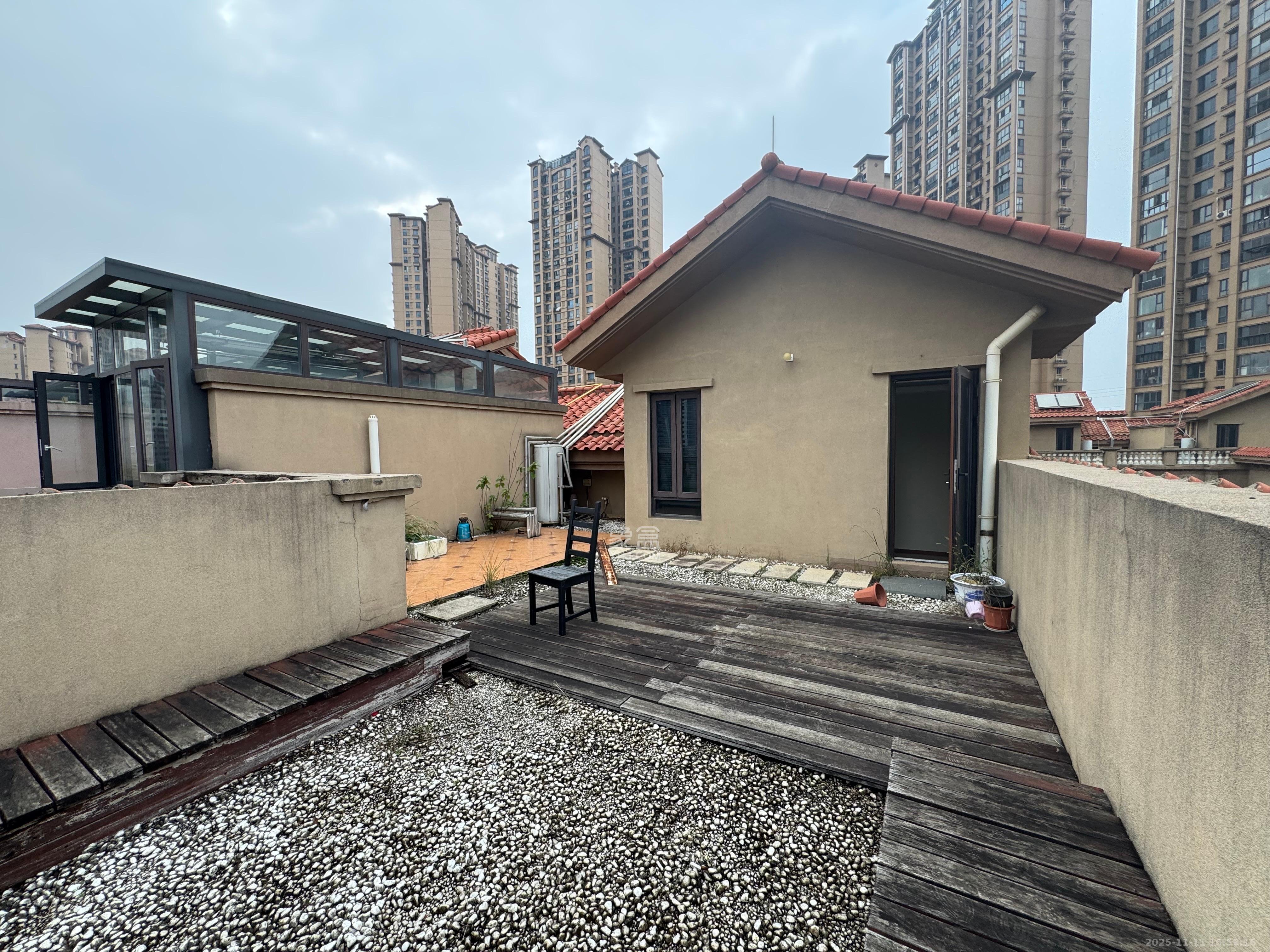 珠江郦城璞墅  6室3厅3卫    15000.0元/月室内图