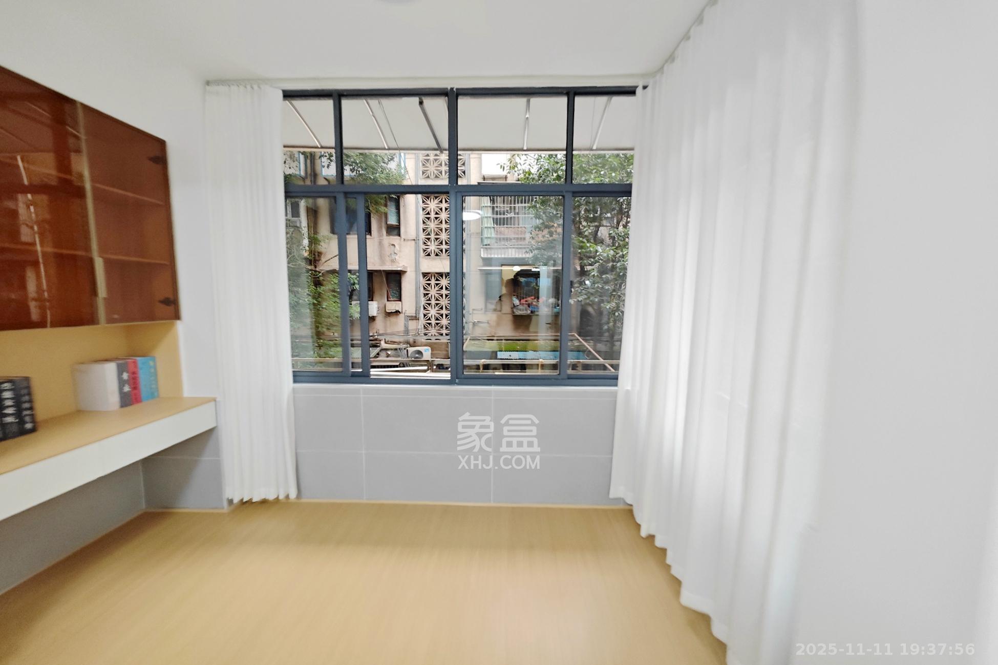 长重机械厂宿舍 2室2厅1卫 46.8万 长重机械厂宿舍 2室2厅1卫 46.8万阳台