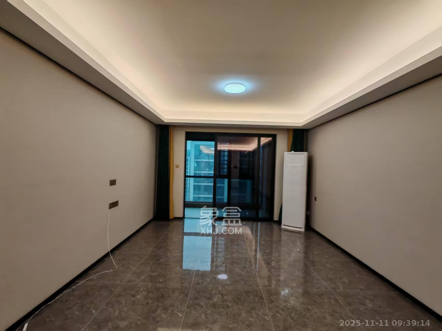 中海阅麓山二期  4室2厅2卫    3000.0元/月