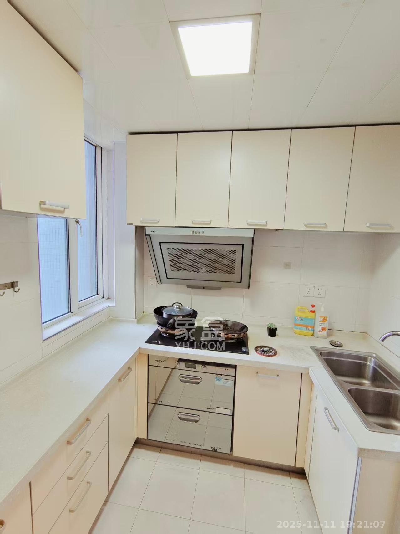 凯乐国际城  2室2厅1卫    2200.0元/月室内图