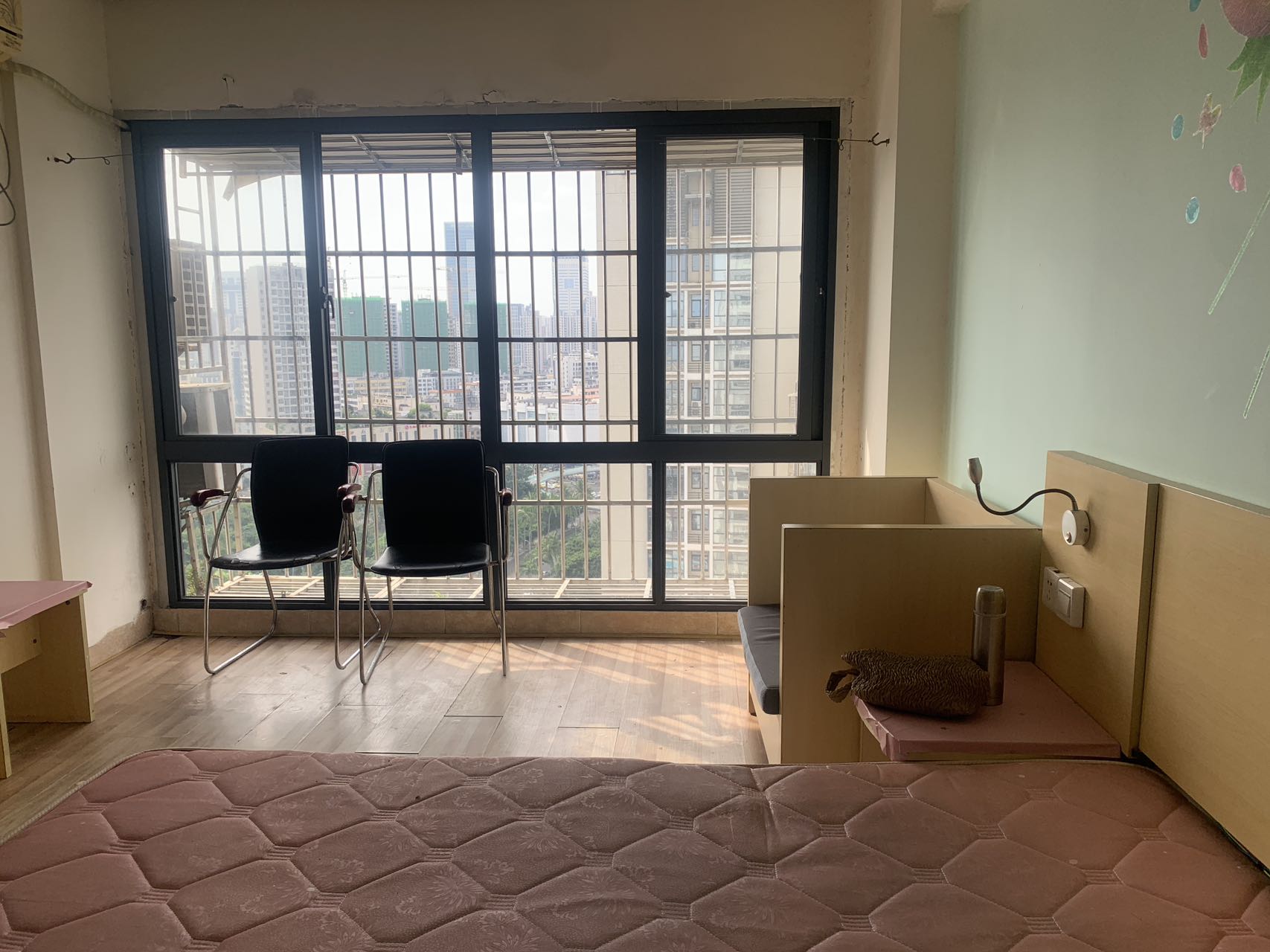 香港城  1室1厅1卫    35.0万客厅