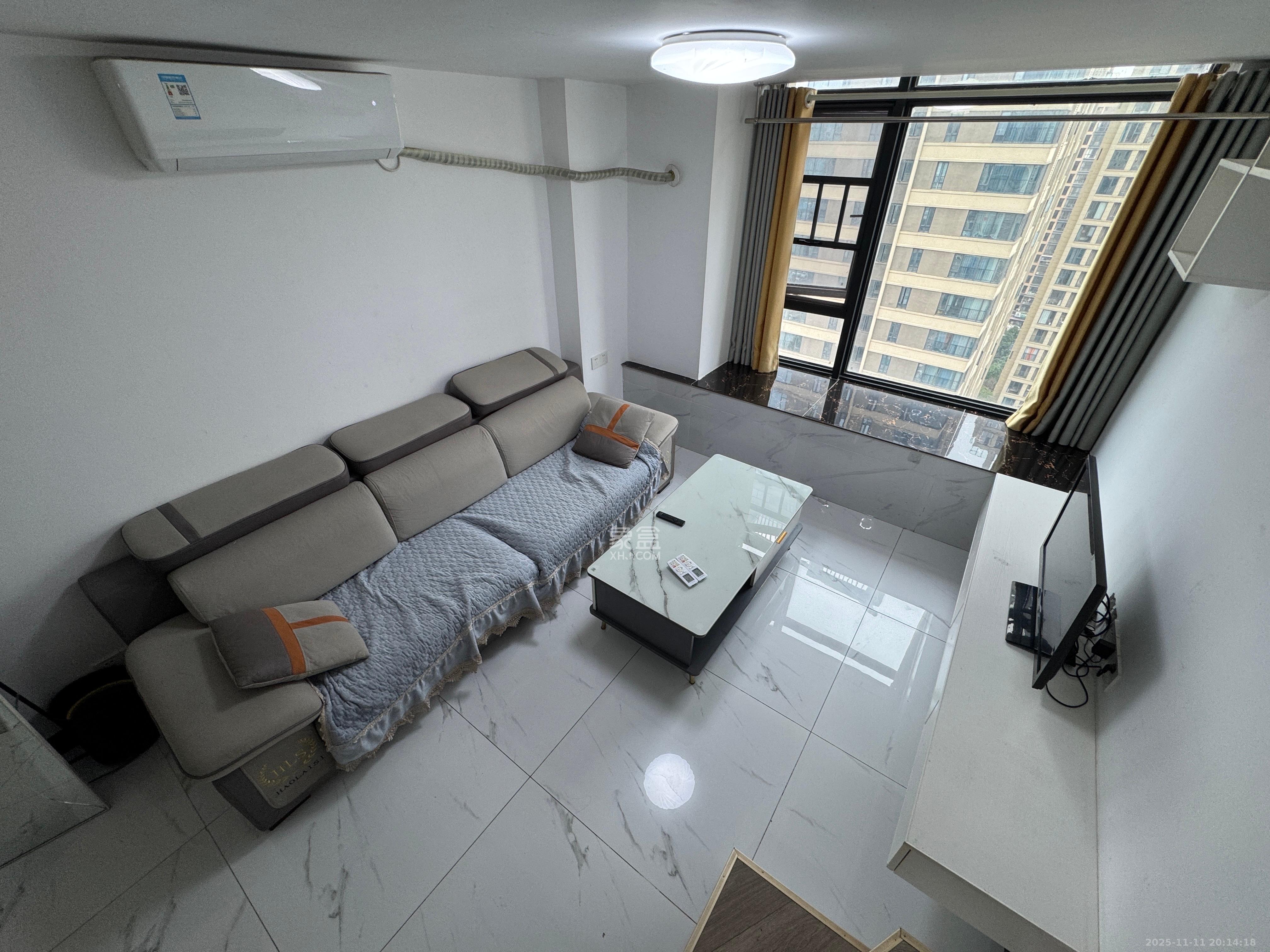 华润翡翠府  2室1厅1卫    1600.0元/月室内图