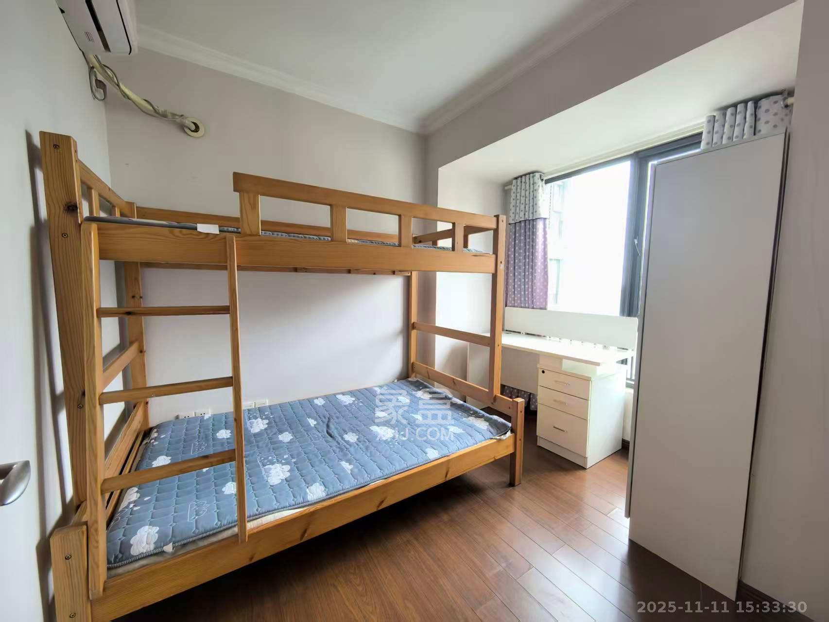 万科城  2室2厅1卫    2200.0元/月室内图