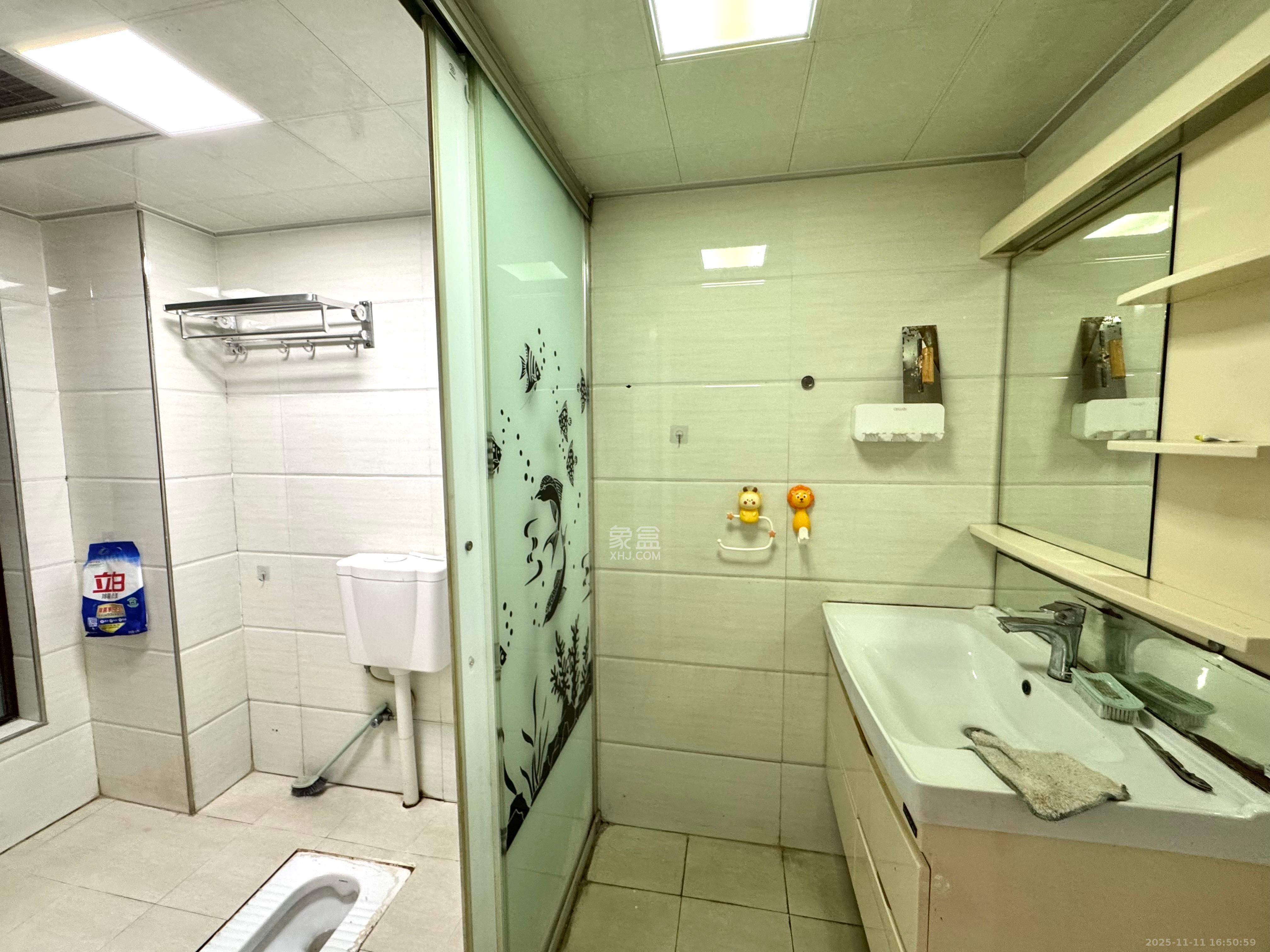 欧莱雅郡  3室1厅1卫    1700.0元/月室内图