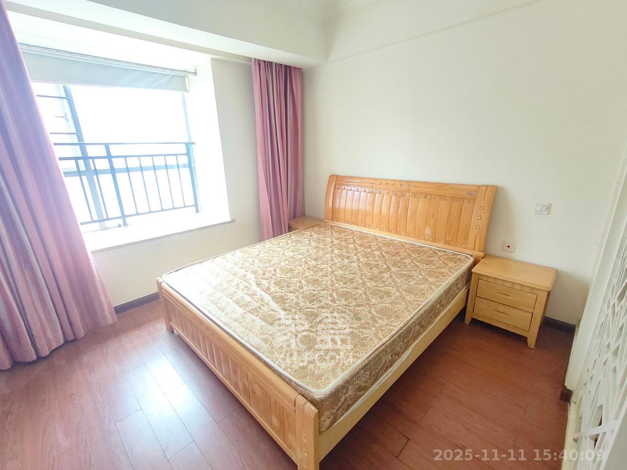 西子一间  1室0厅1卫    1600.0元/月室内图