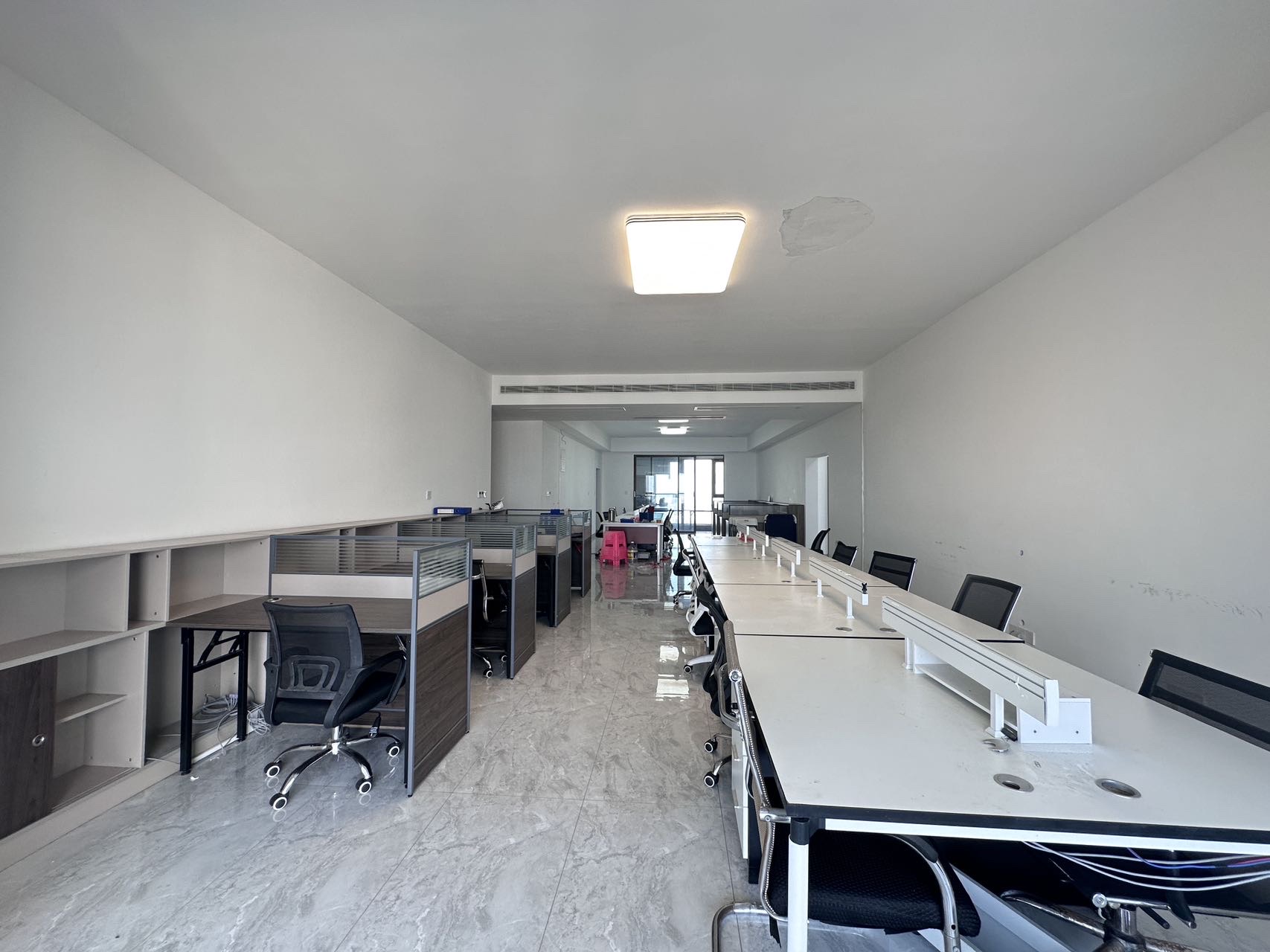 海航豪庭南苑  4室2厅4卫    10500.0元/月室内图