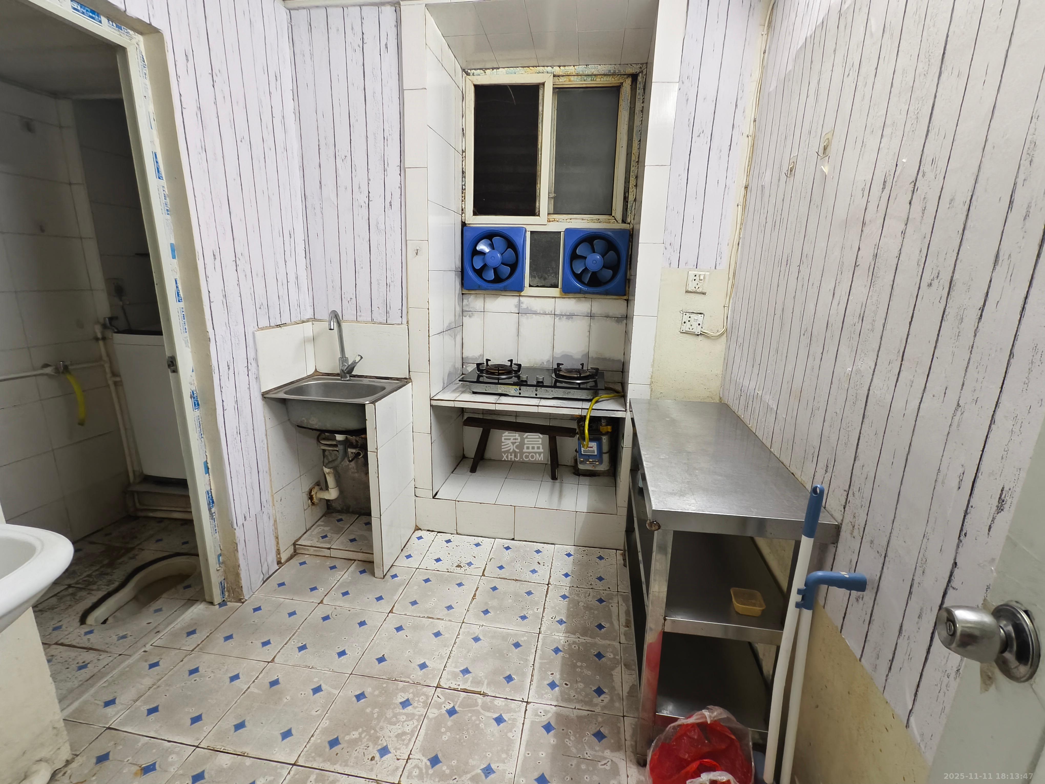 红旗区四片  2室1厅2卫    1600.0元/月室内图