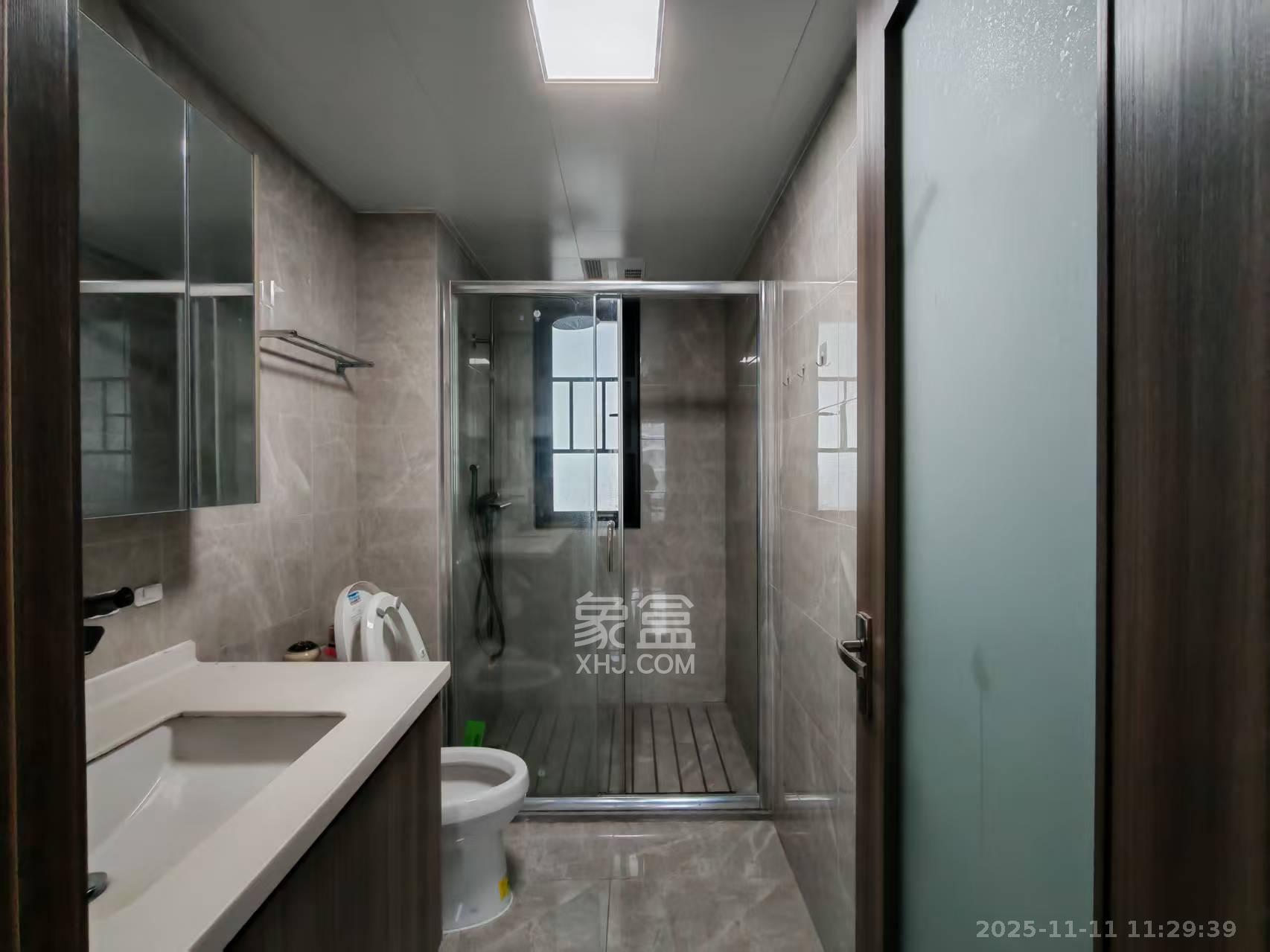 中海阅麓山一期  3室2厅2卫    3000.0元/月小区图