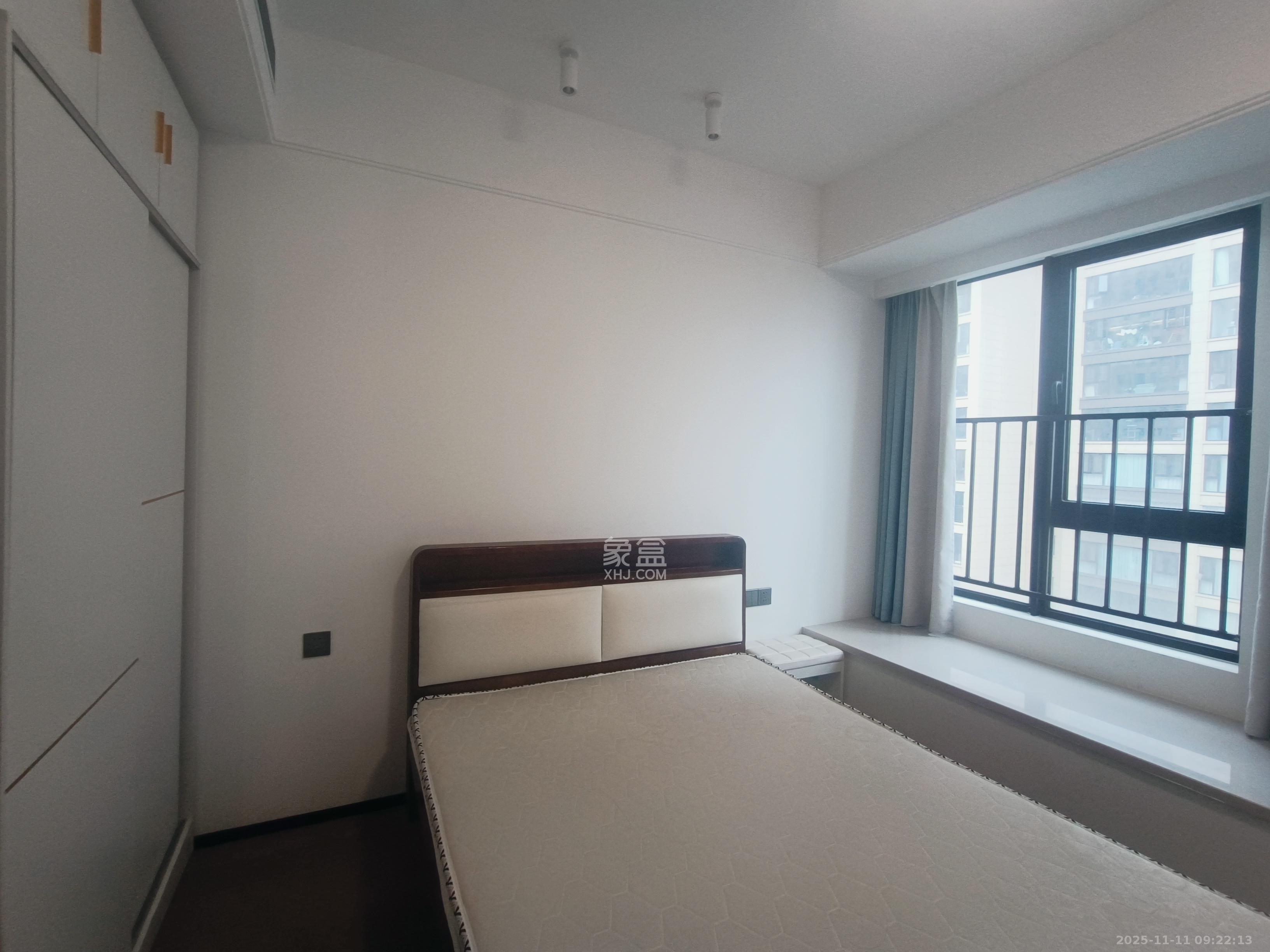 万科滨河道  4室2厅2卫    3000.0元/月室内图