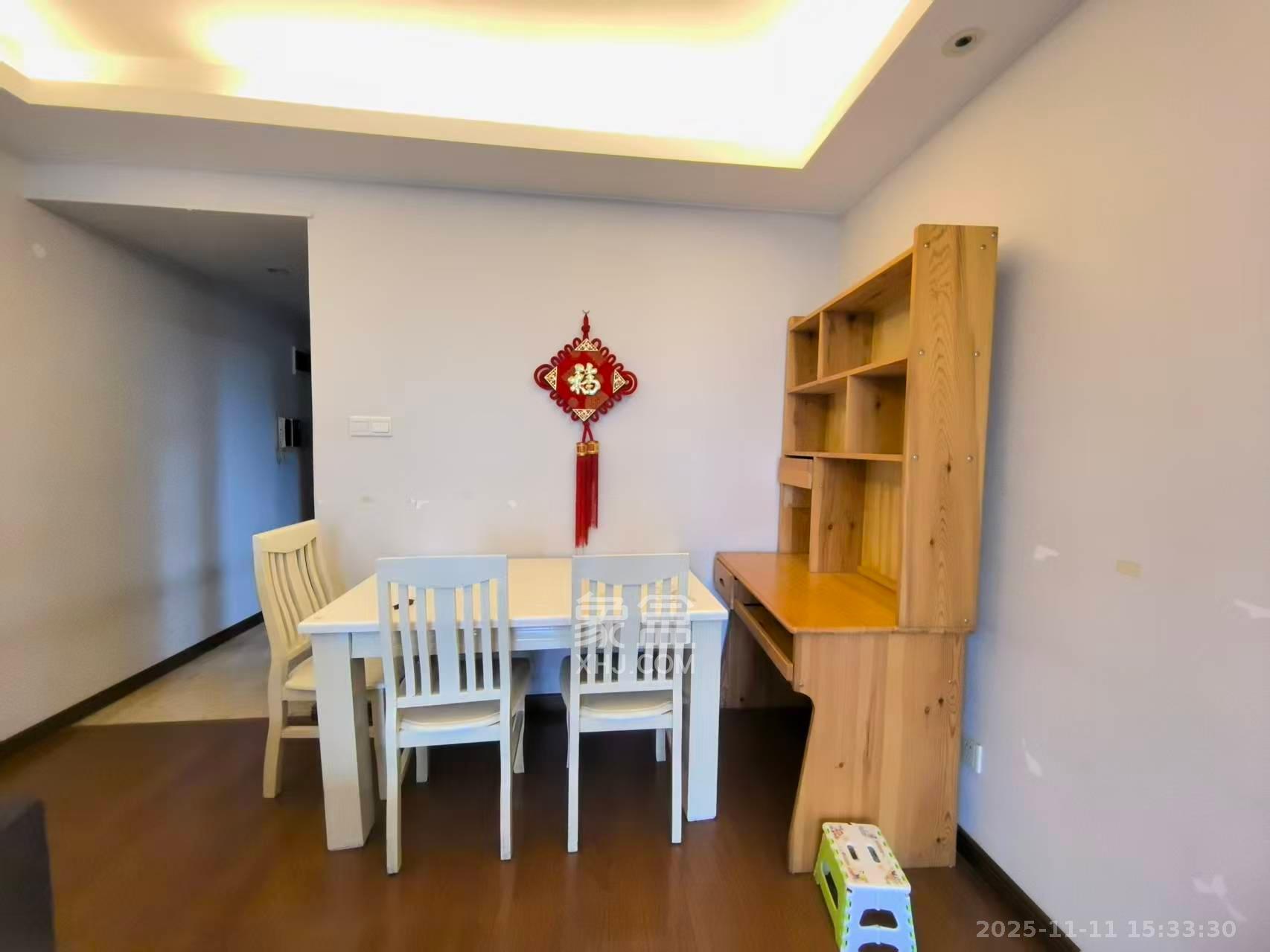 万科城 2室2厅1卫 2200.0元/月 万科城 2室2厅1卫 2200.0元/月室内图