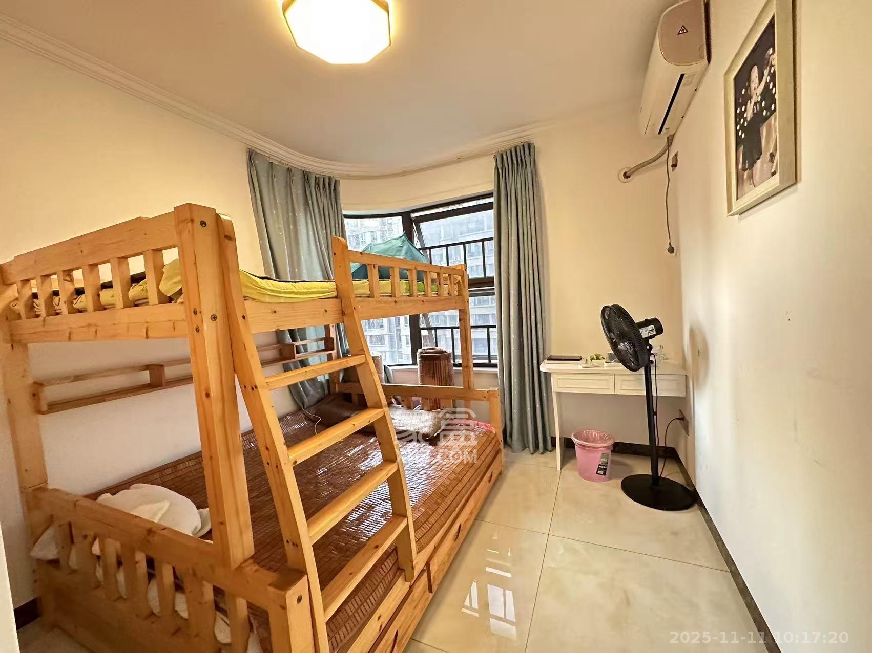 嘉雨兴园  3室2厅2卫    4000.0元/月室内图