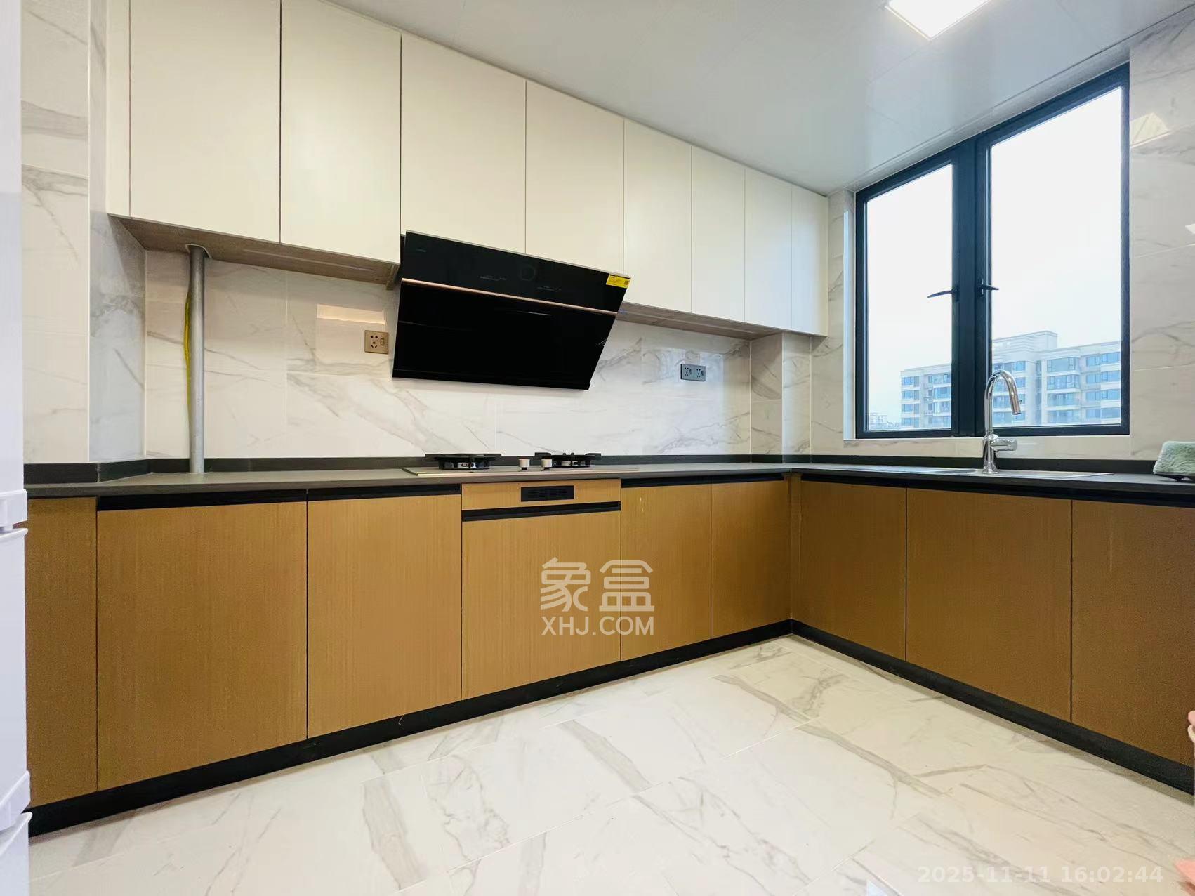 长房云西府一期 4室2厅2卫 3300.0元/月 长房云西府一期 4室2厅2卫 3300.0元/月室内图