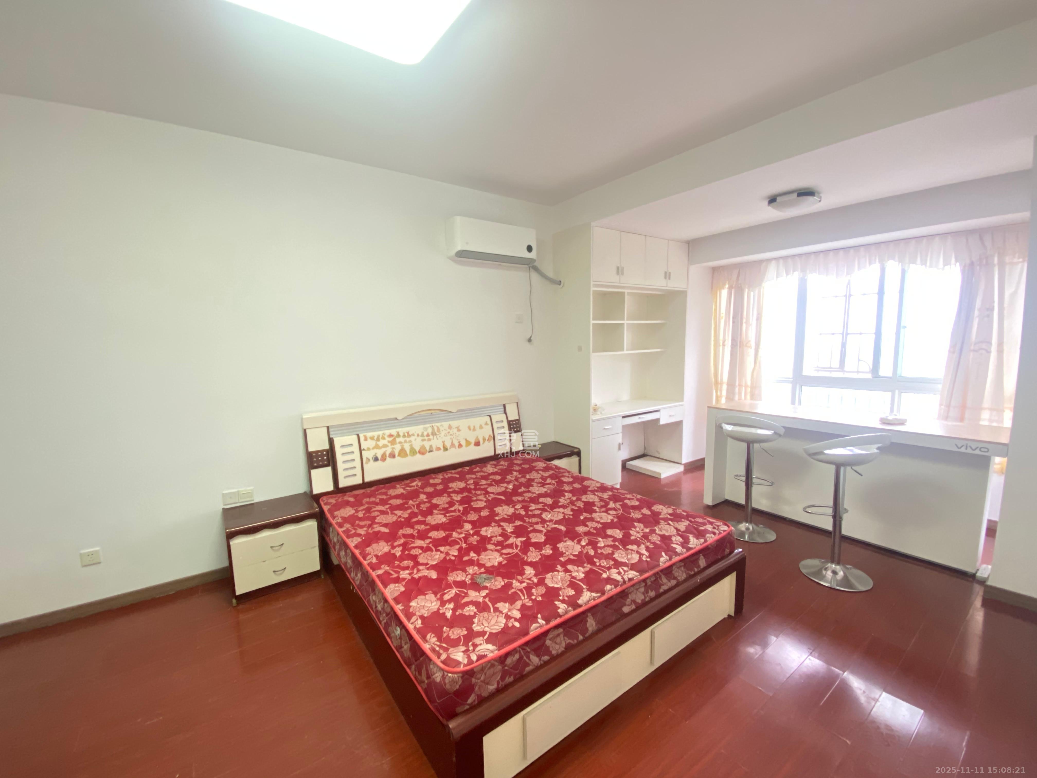 麓山润城  2室2厅1卫    2000.0元/月室内图