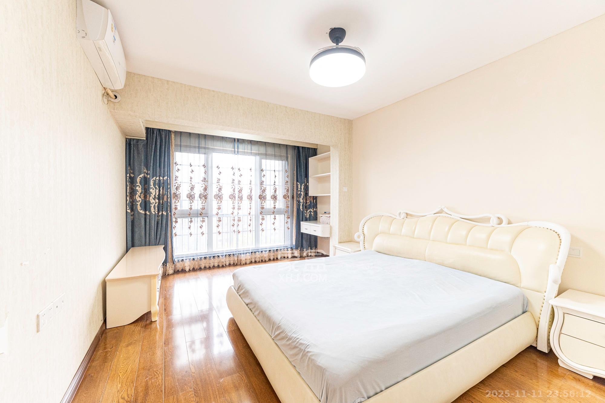 星湖湾一期高层  4室2厅2卫    108.0万卧室