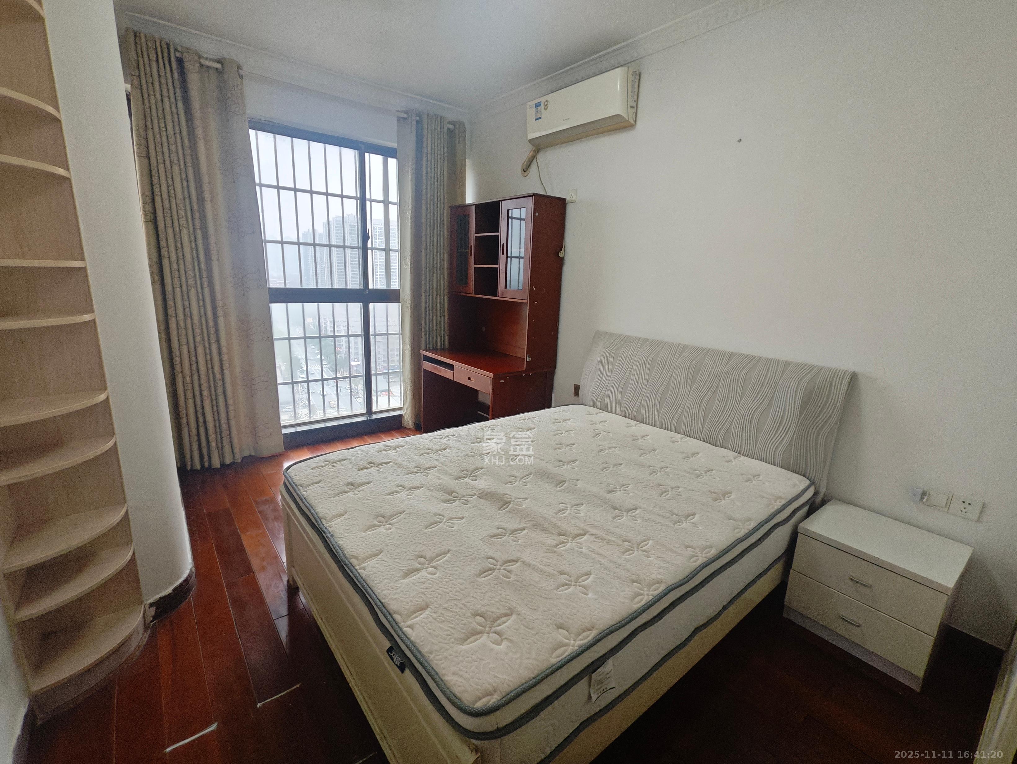 江河双水湾  3室2厅1卫    2400.0元/月室内图