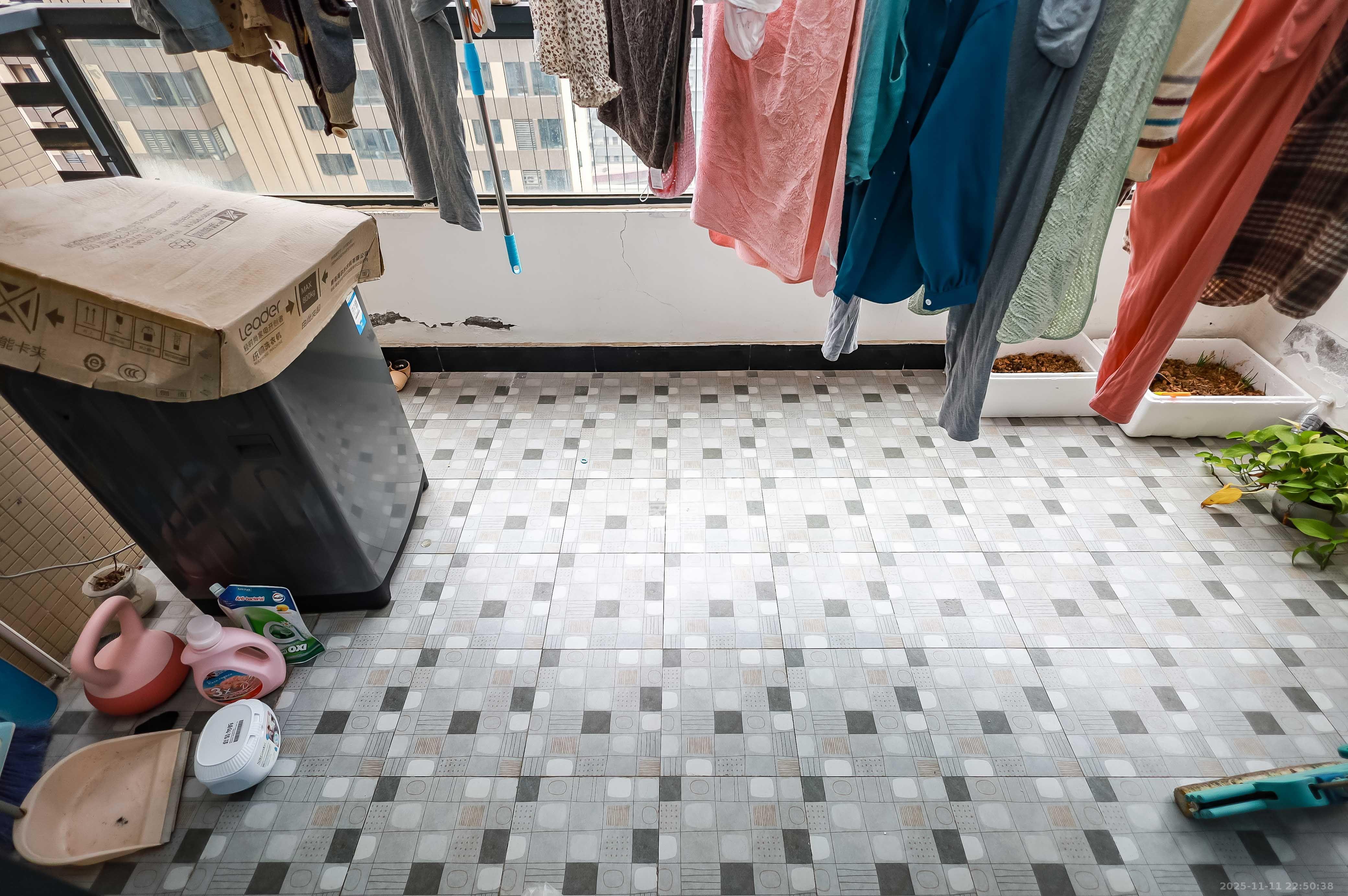 长房云时代  3室2厅1卫    2300.0元/月室内图