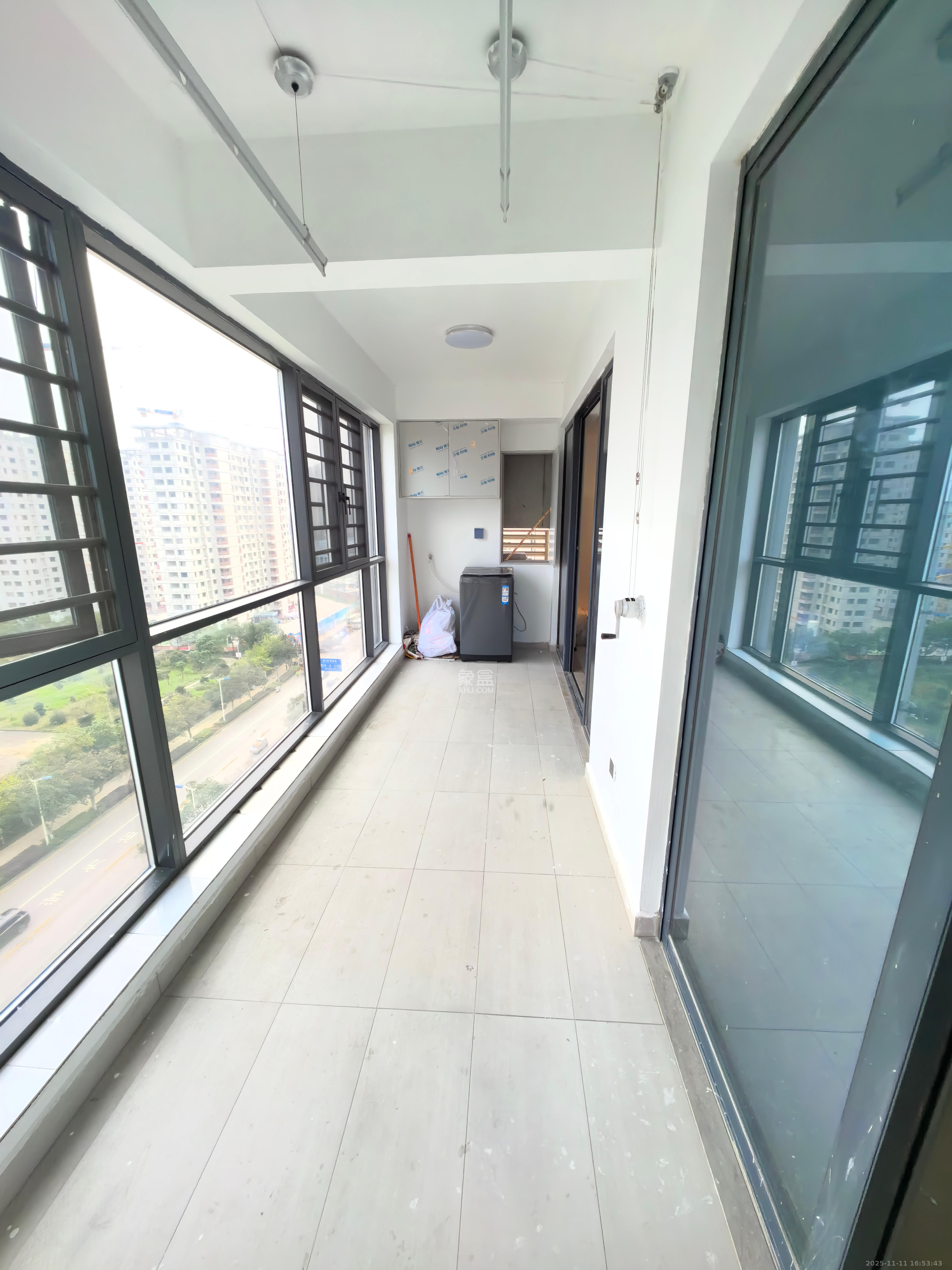 长房悦香山  3室2厅2卫    3300.0元/月室内图