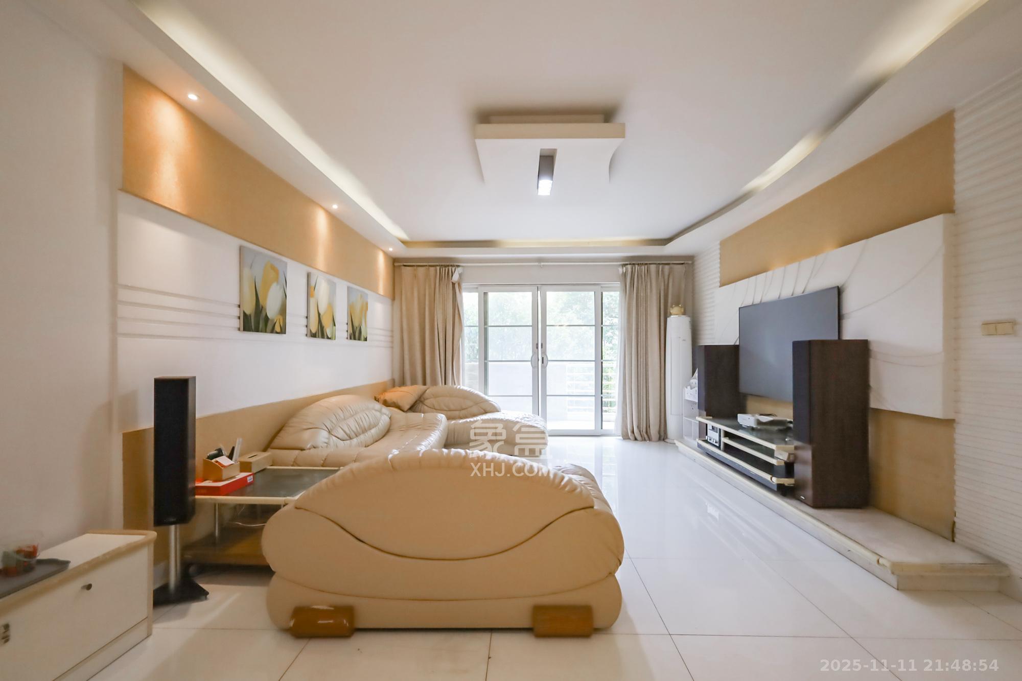 沁园春  4室2厅2卫    220.0万