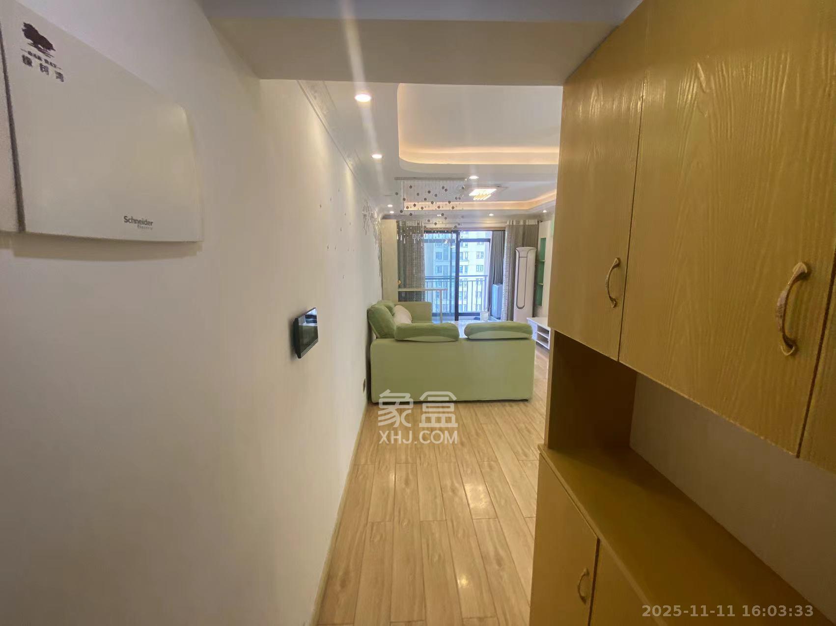 华润橡树湾  2室2厅1卫    1900.0元/月