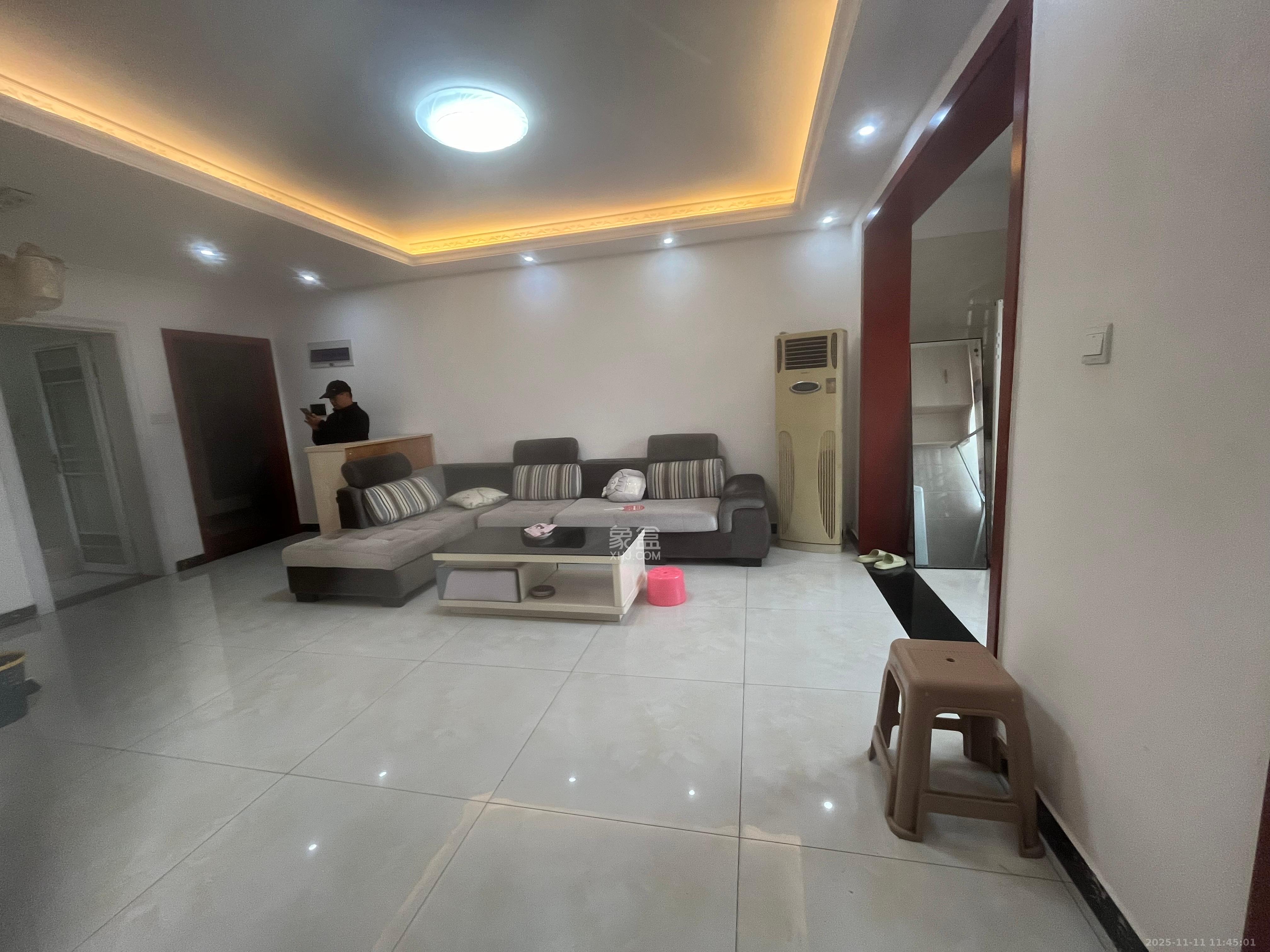 景塘家园  3室1厅1卫    2000.0元/月室内图