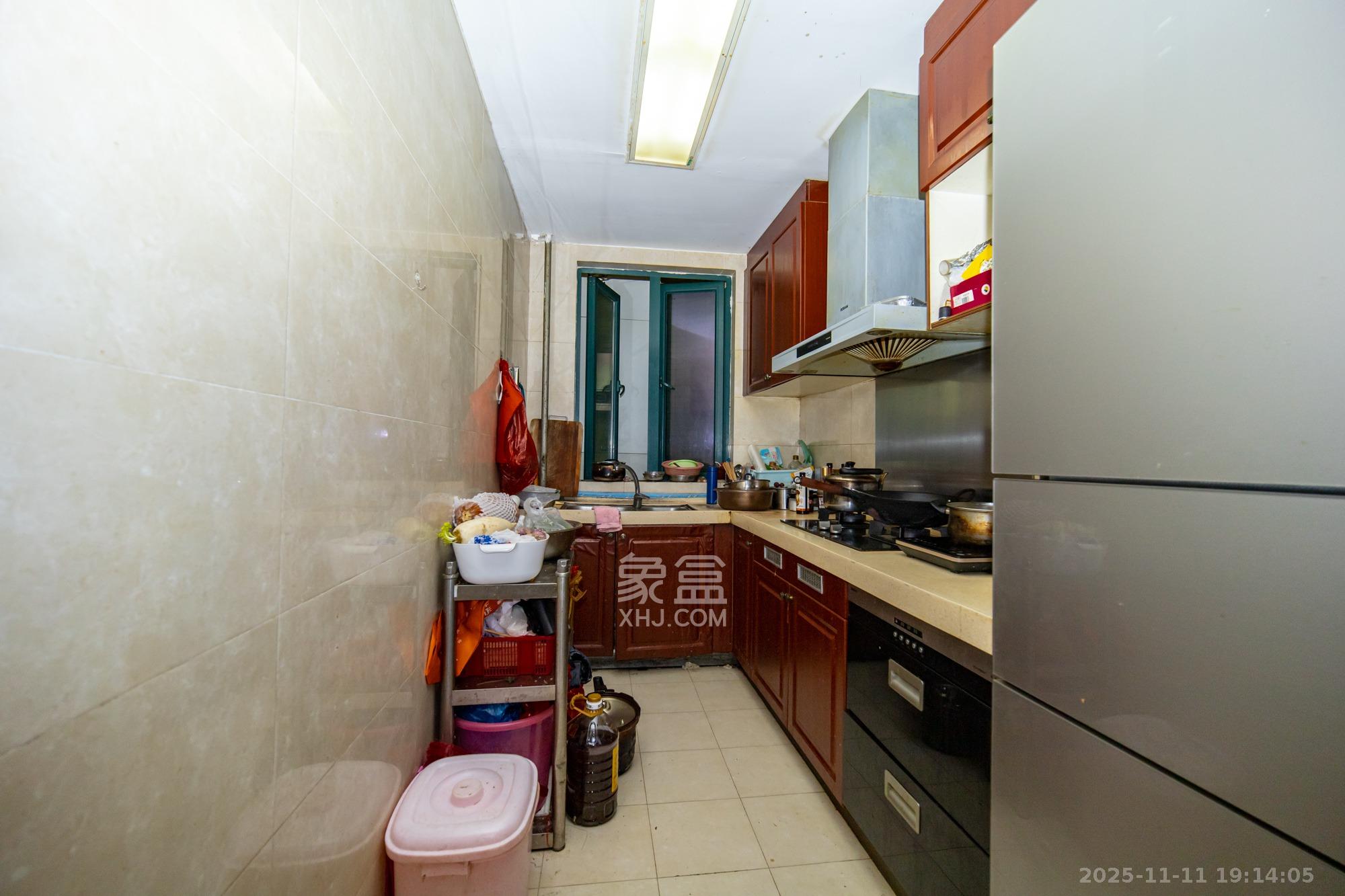 恒大雅苑 3室2厅1卫 85.0万 恒大雅苑 3室2厅1卫 85.0万厨房