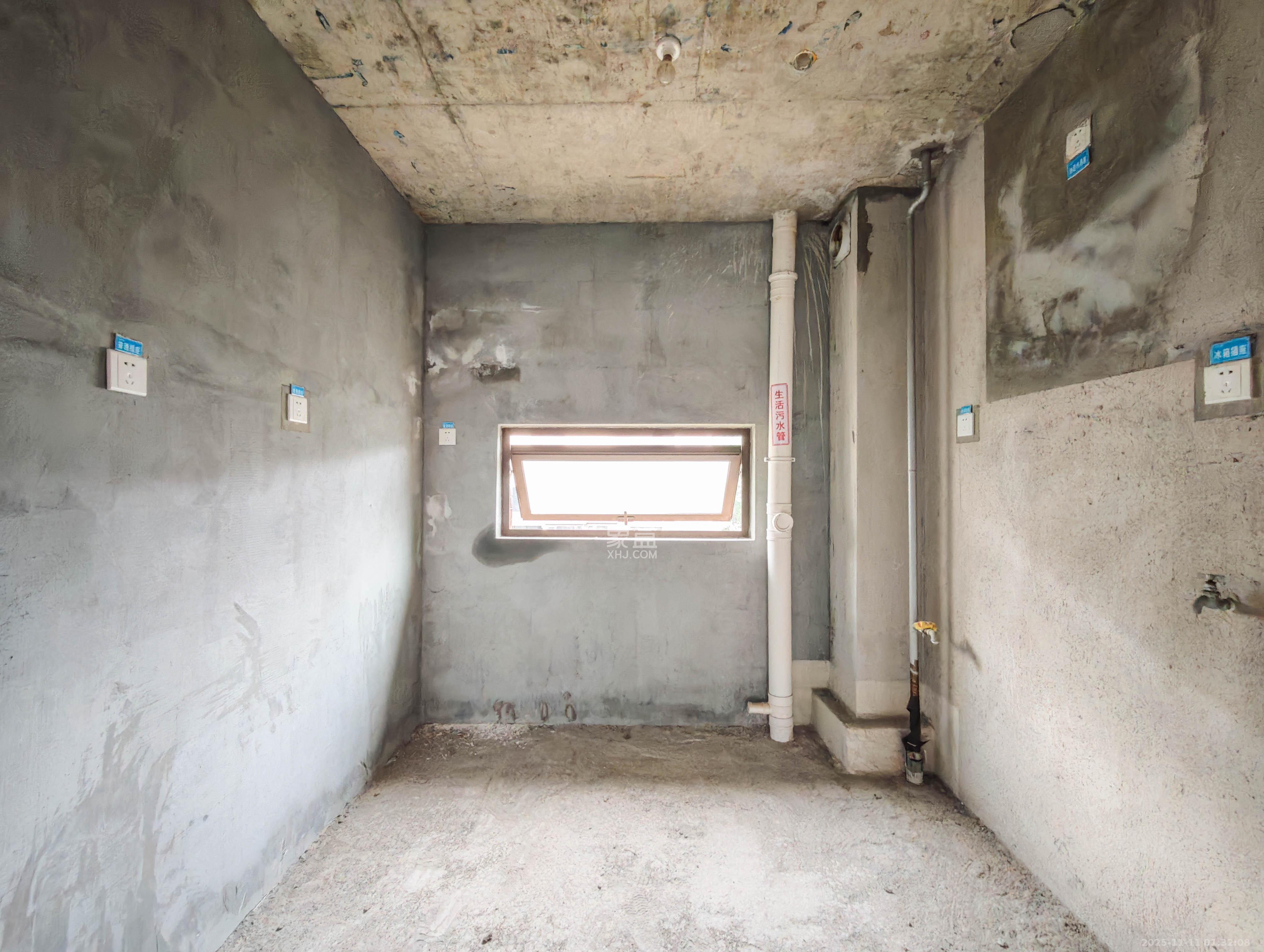 保利城（中航城国际社区、郡原美村）  4室2厅2卫    126.8万其他