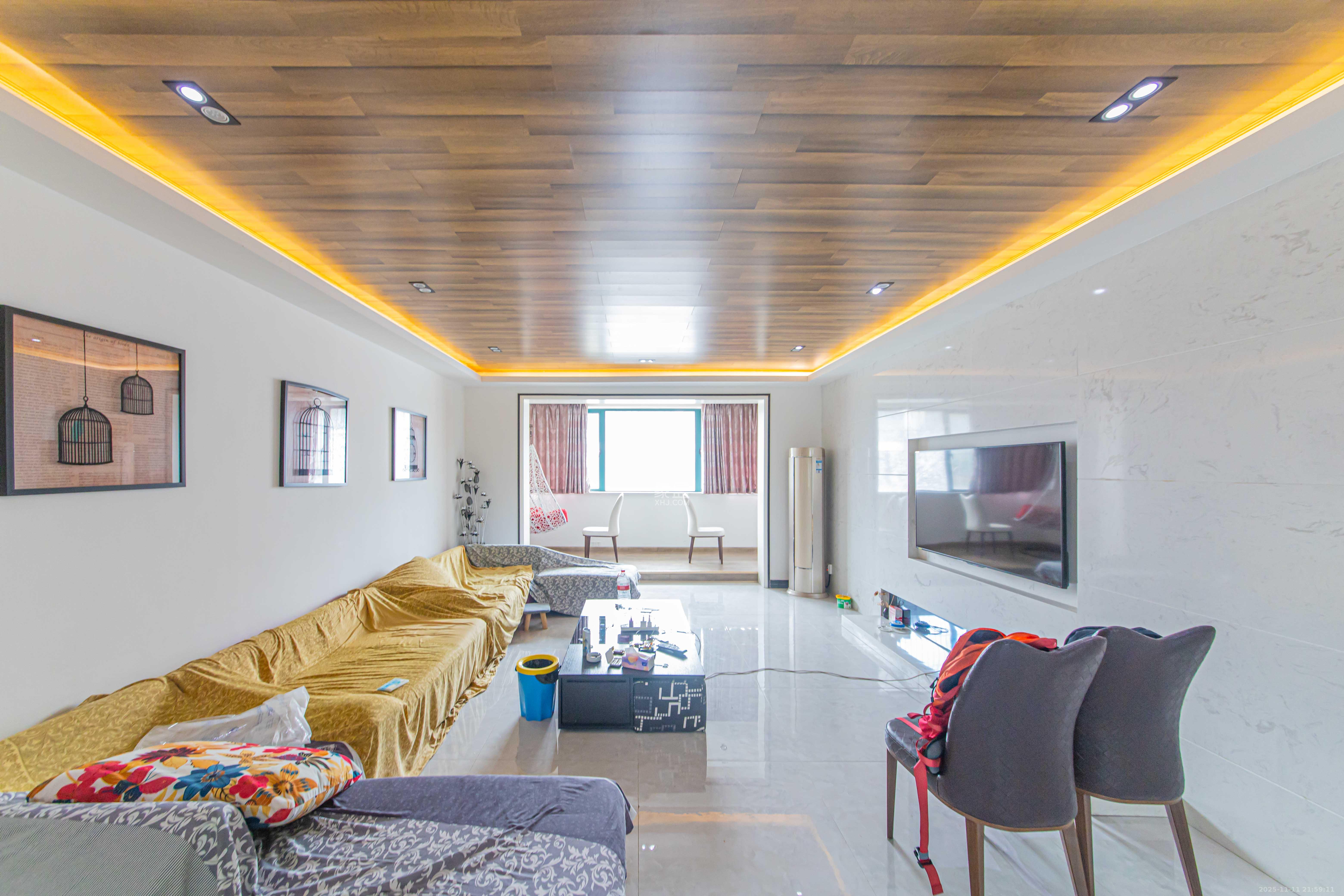 银桂苑 4室2厅2卫 135.0万 银桂苑 4室2厅2卫 135.0万客厅