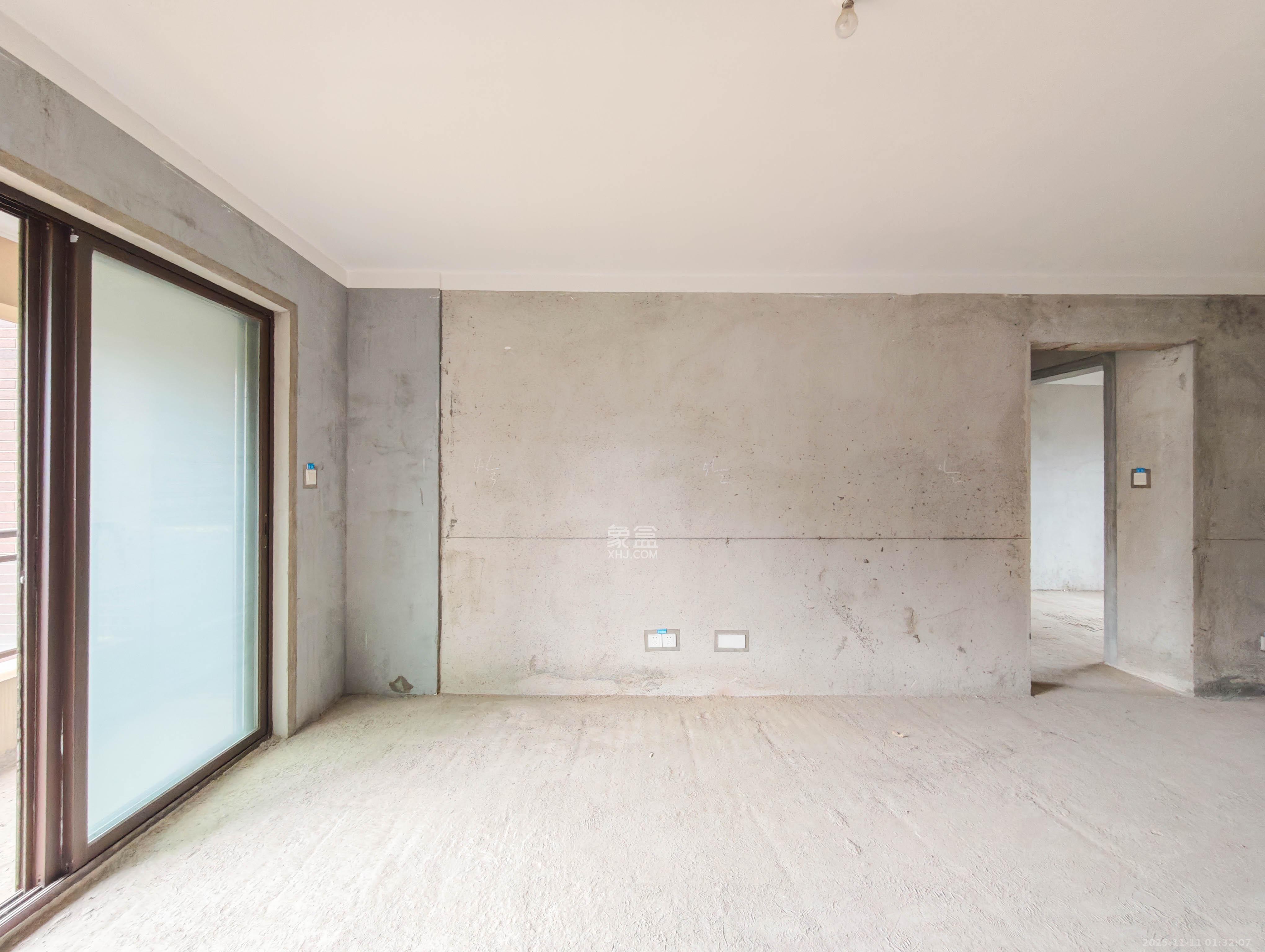 保利城（中航城国际社区、郡原美村）  4室2厅2卫    126.8万客厅