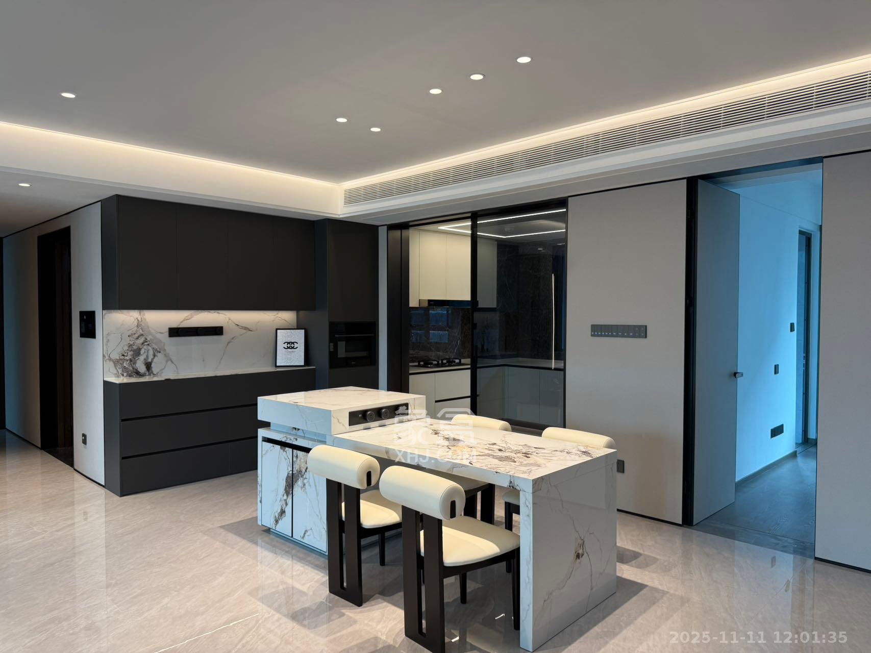 招商蛇口滨江境  4室2厅2卫    13000.0元/月室内图