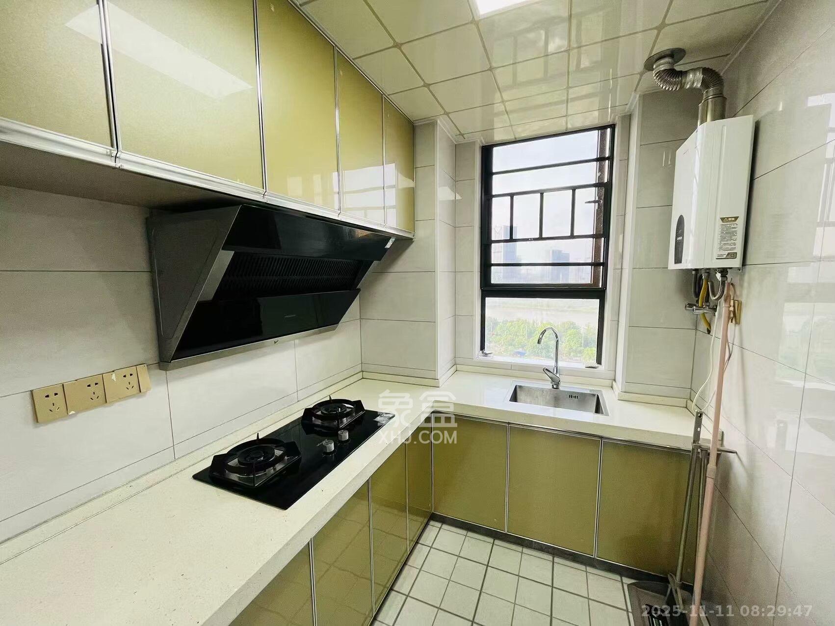 嘉雨兴园  1室1厅1卫    1800.0元/月室内图