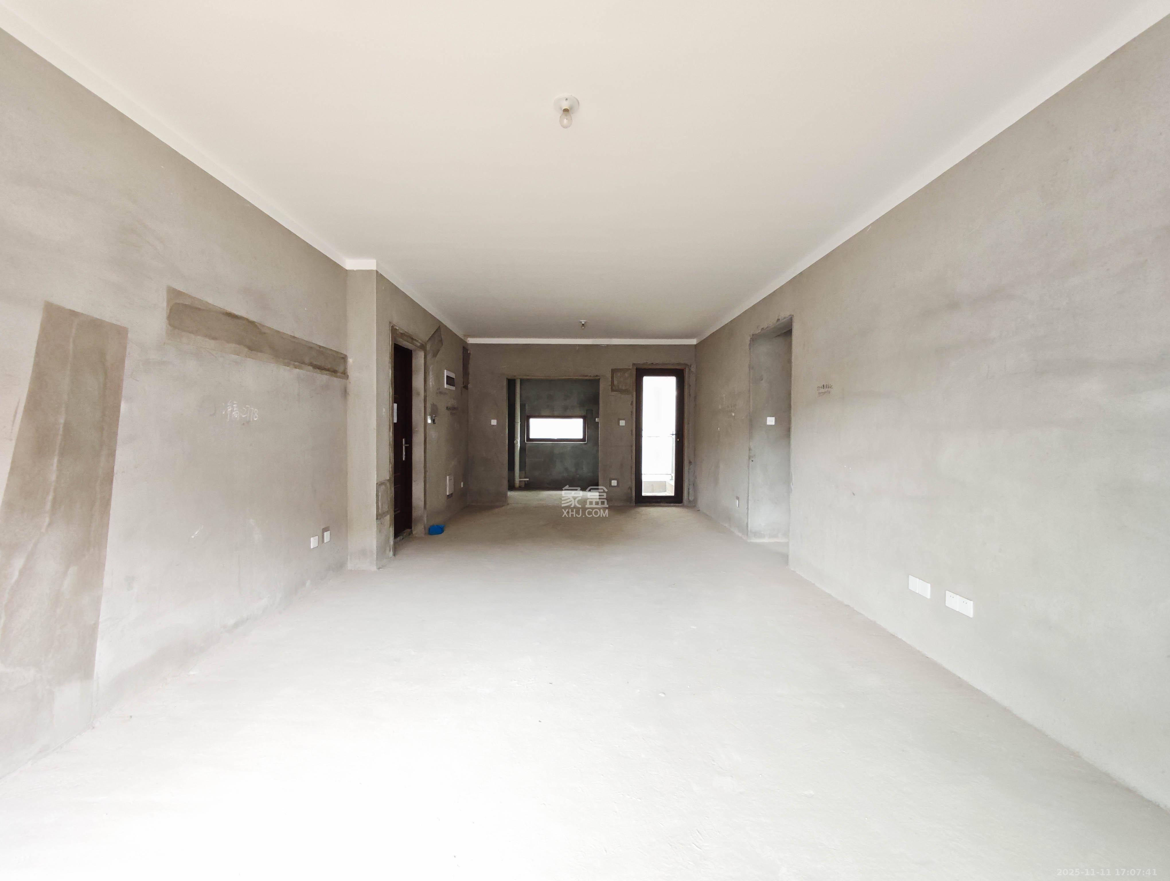 保利城(中航城国际社区、郡原美村) 1室0厅0卫 115.8万 保利城(中航城国际社区、郡原美村) 1室0厅0卫 115.8万客厅