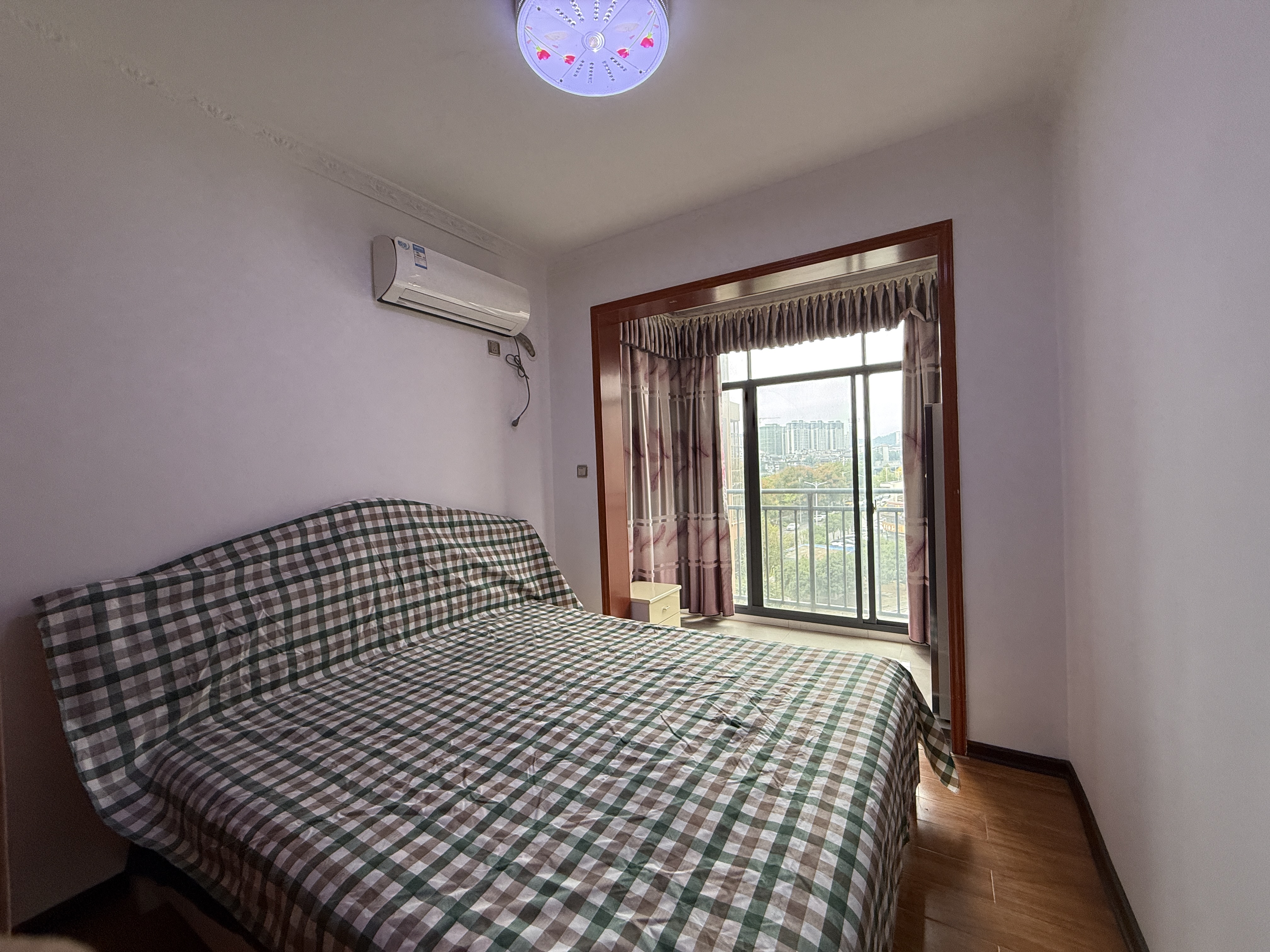 高盛澧园一二期  2室2厅1卫    55.0万客厅