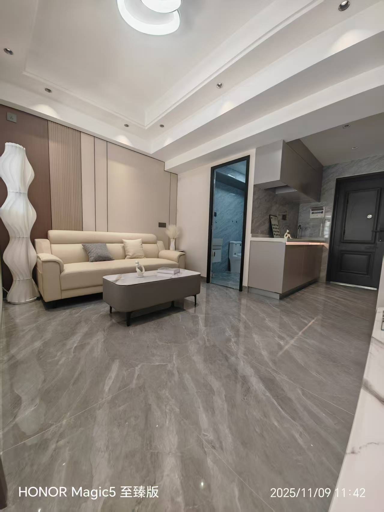 香港城  1室1厅1卫    39.0万客厅