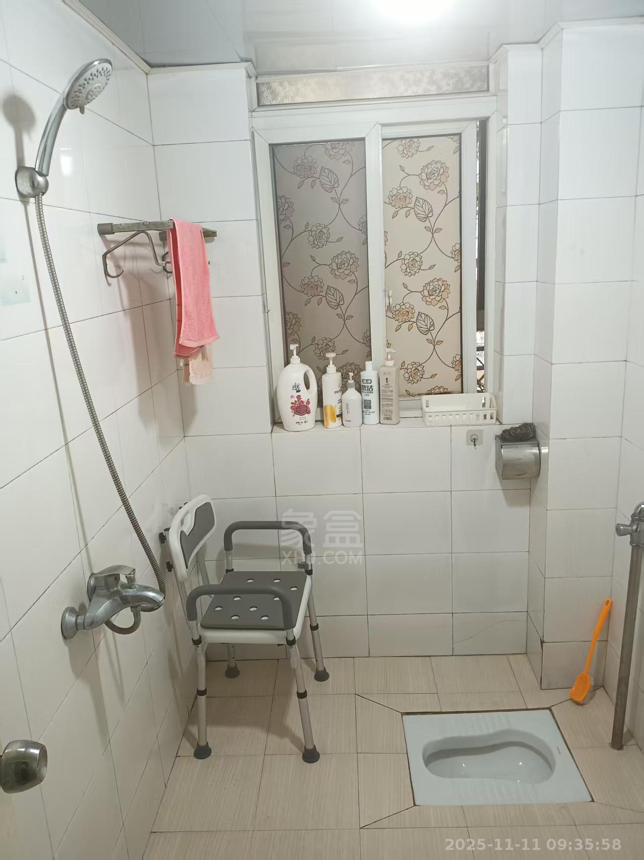 珠江丽园  3室2厅2卫    1700.0元/月室内图