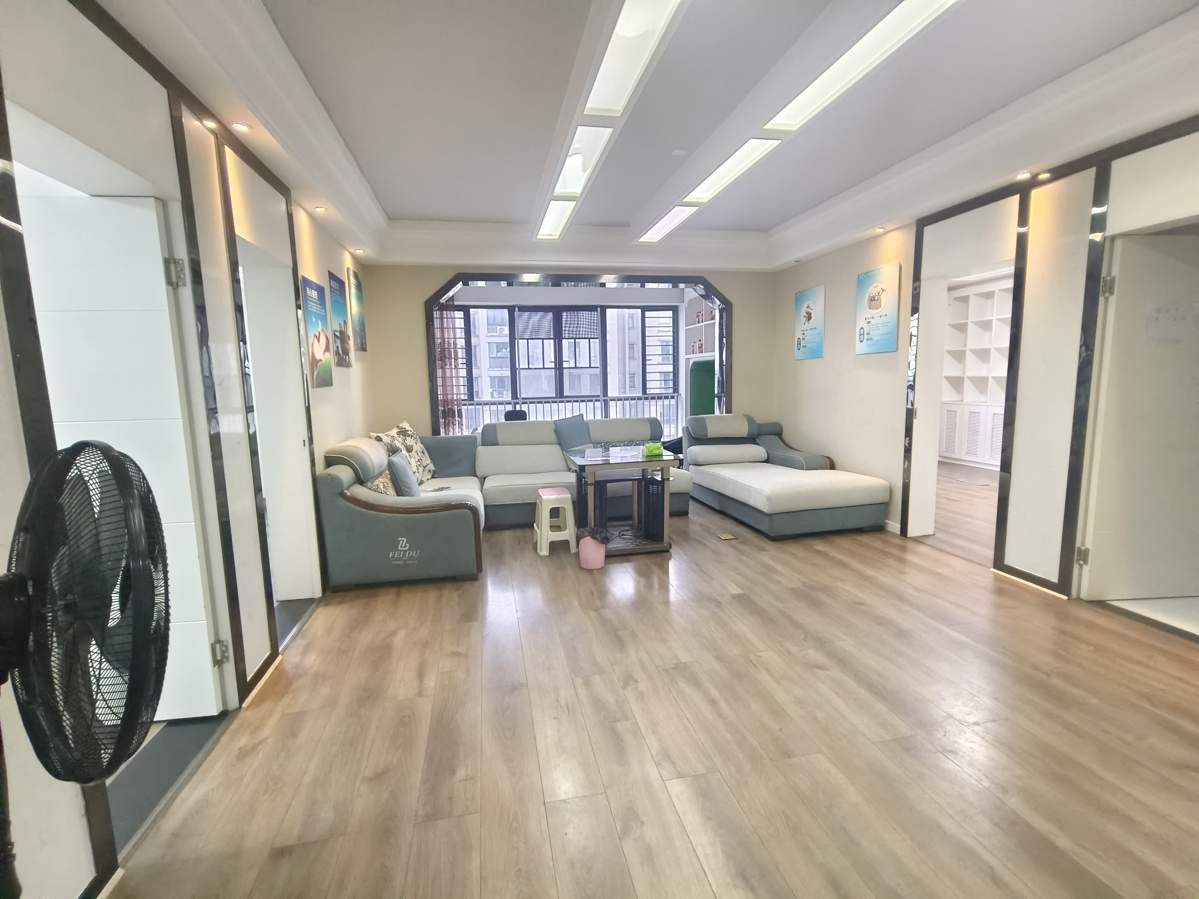 南苑上和二期  4室2厅1卫    99.0万客厅