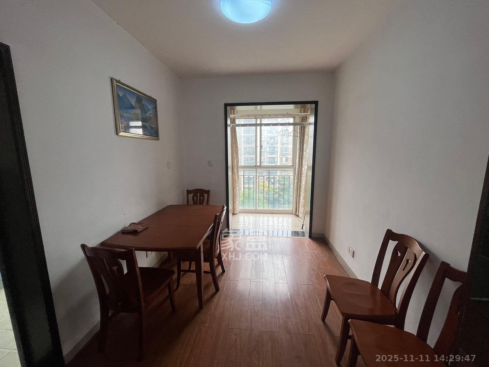 嘉盛华庭（一期、二期、三期）  2室2厅1卫    2080.0元/月室内图