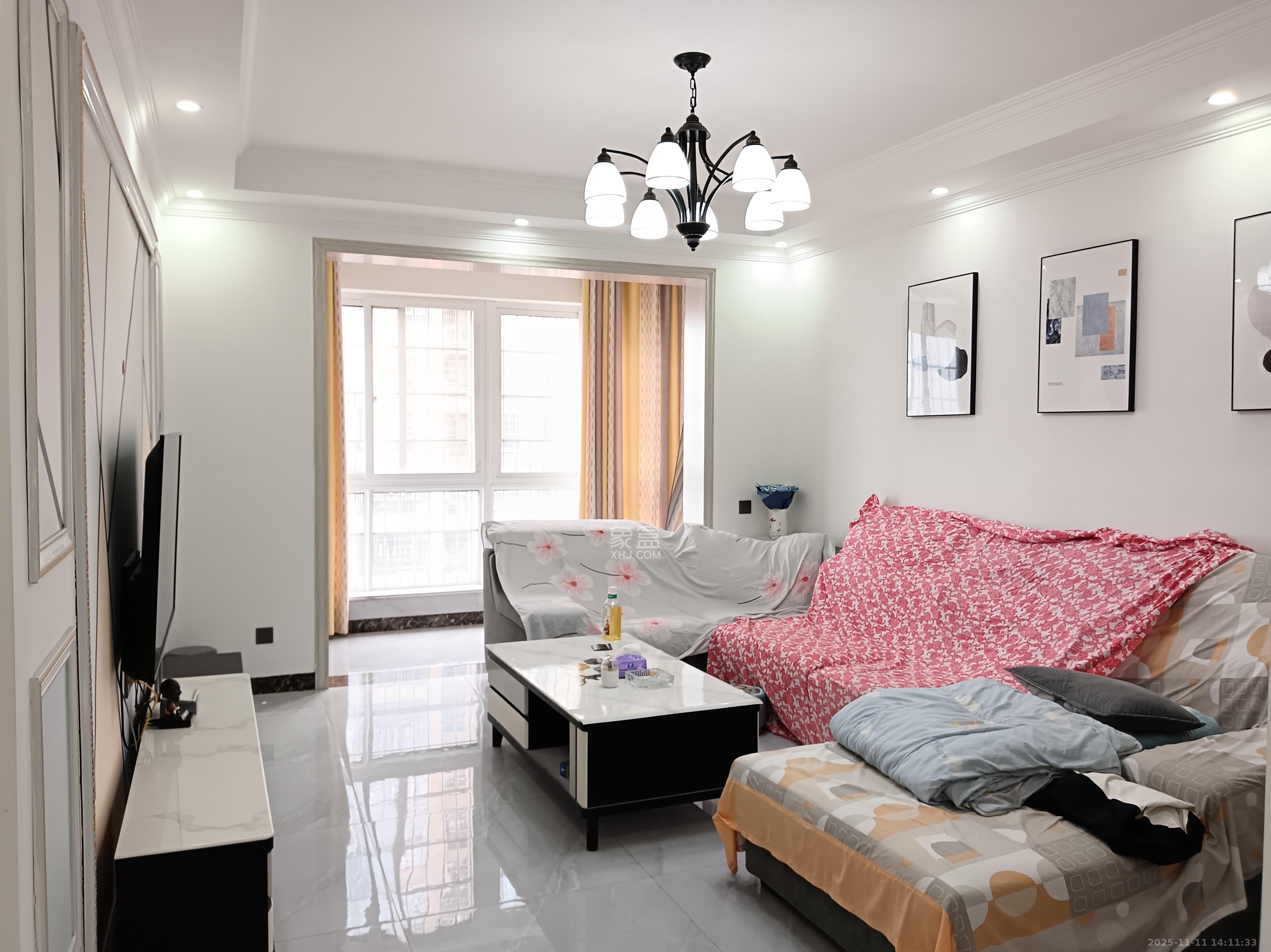 楚天世纪城西苑  3室2厅2卫    2200.0元/月