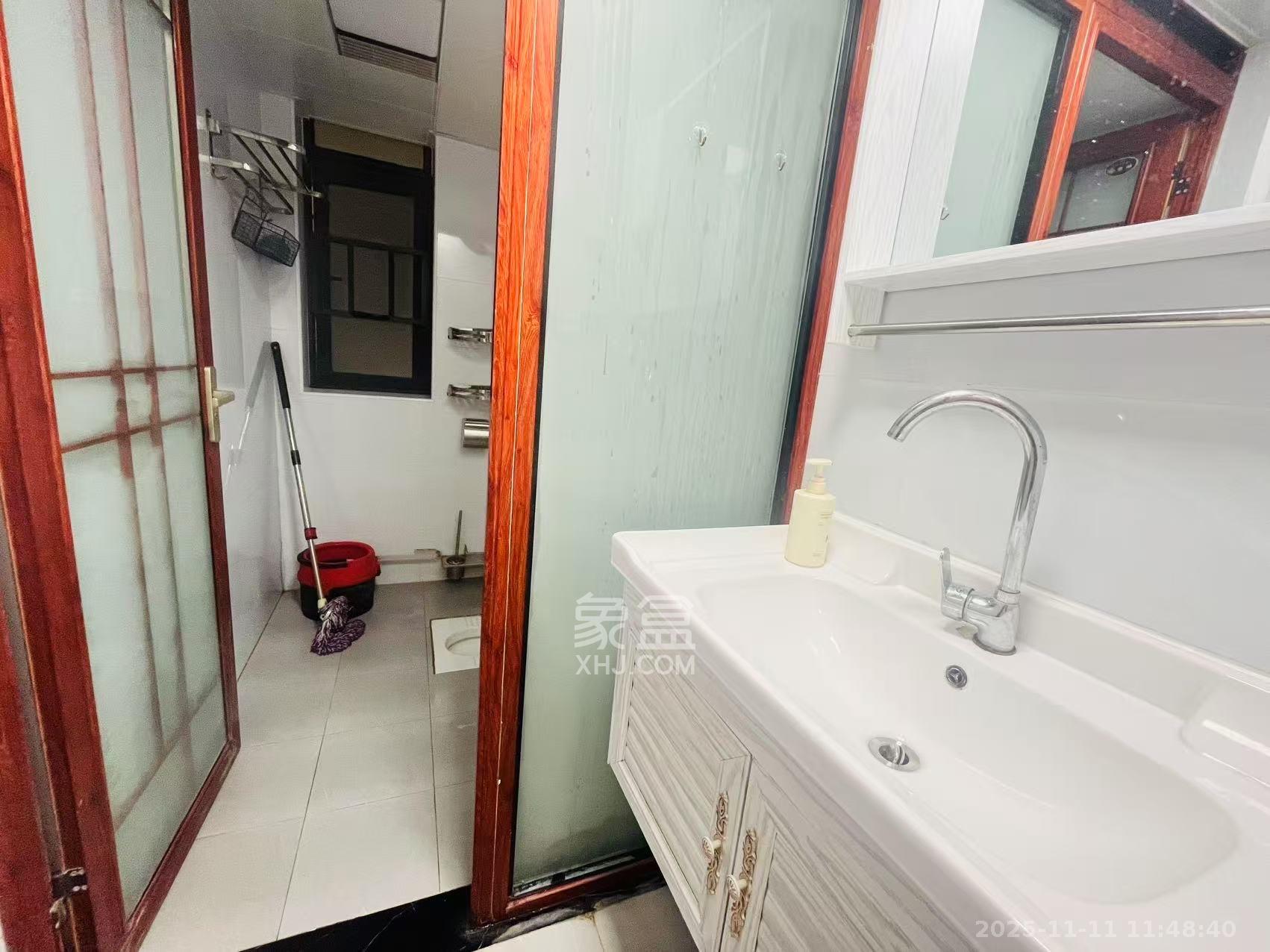 洋湖春园  3室2厅2卫    2100.0元/月室内图