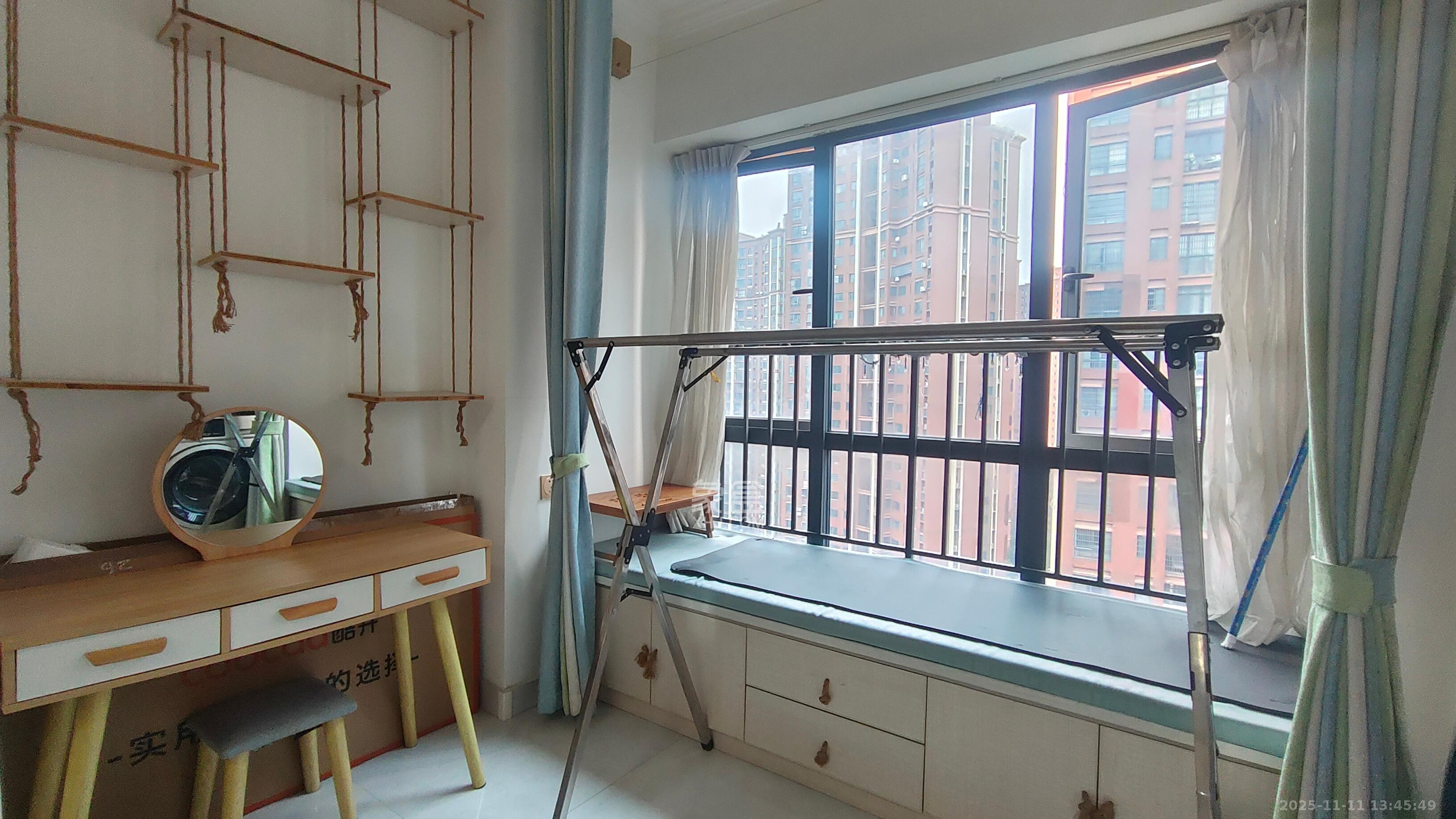 海德公园  1室1厅1卫    1300.0元/月室内图