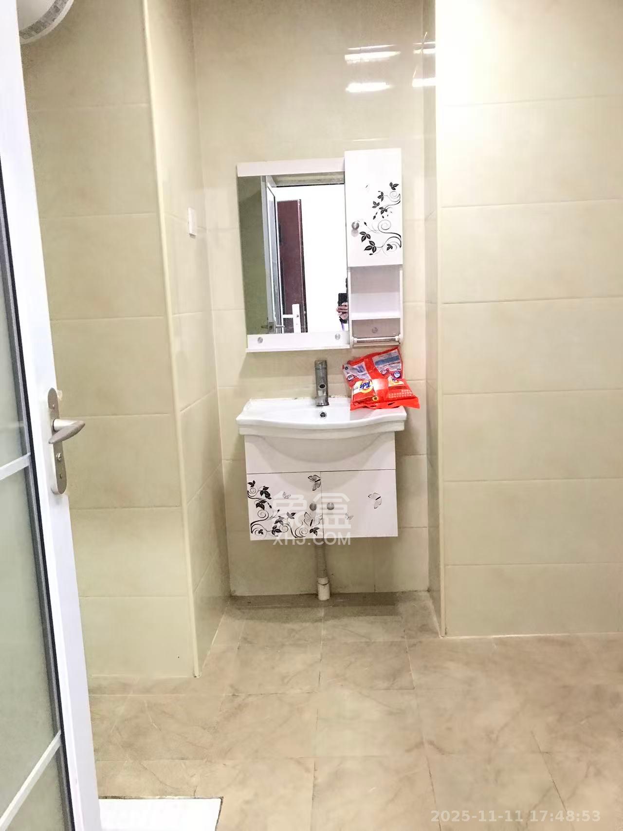 荣盛花语馨苑  1室1厅1卫    1200.0元/月室内图