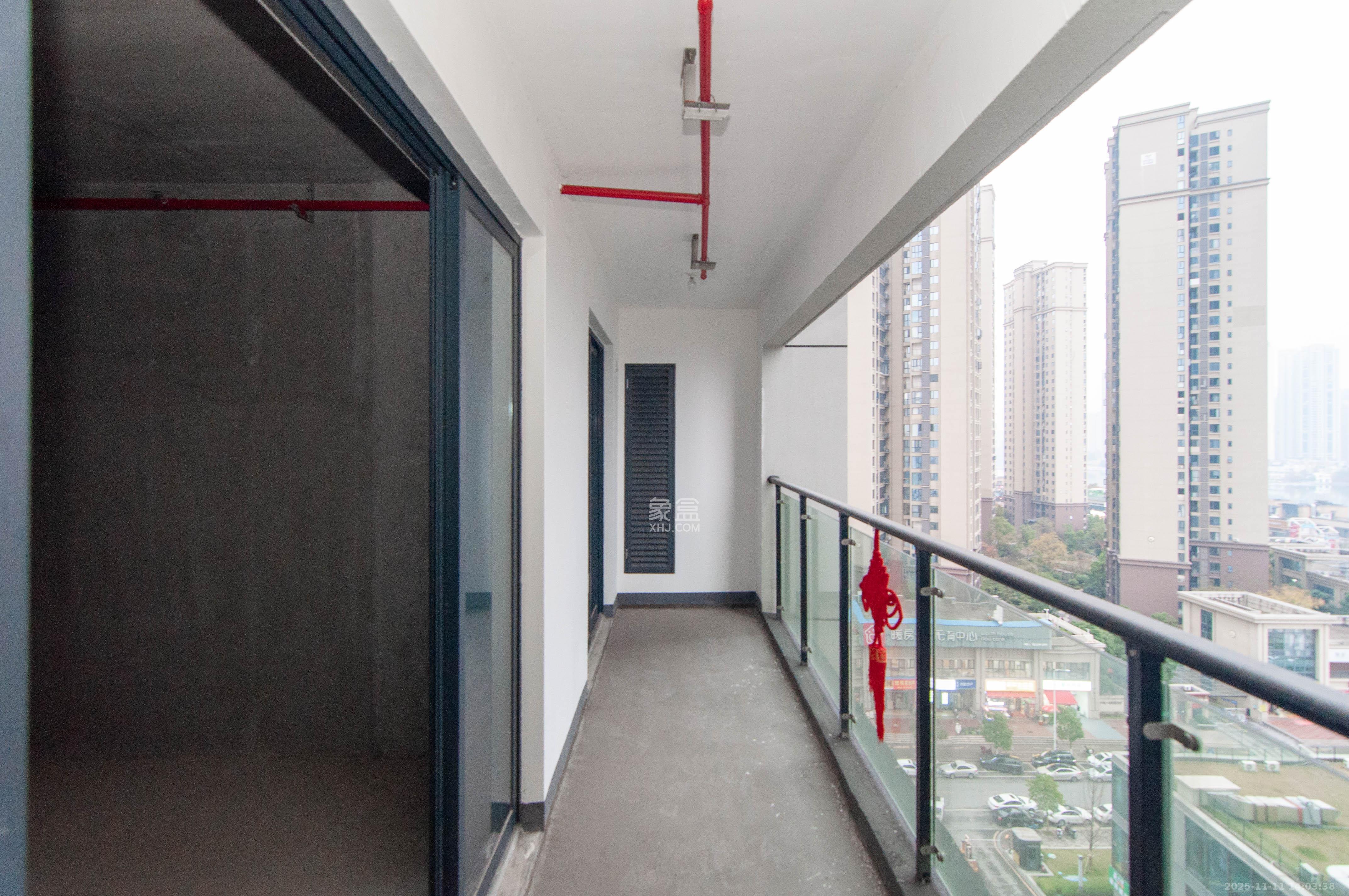 中建梅溪湖中心  4室2厅2卫    180.0万其他