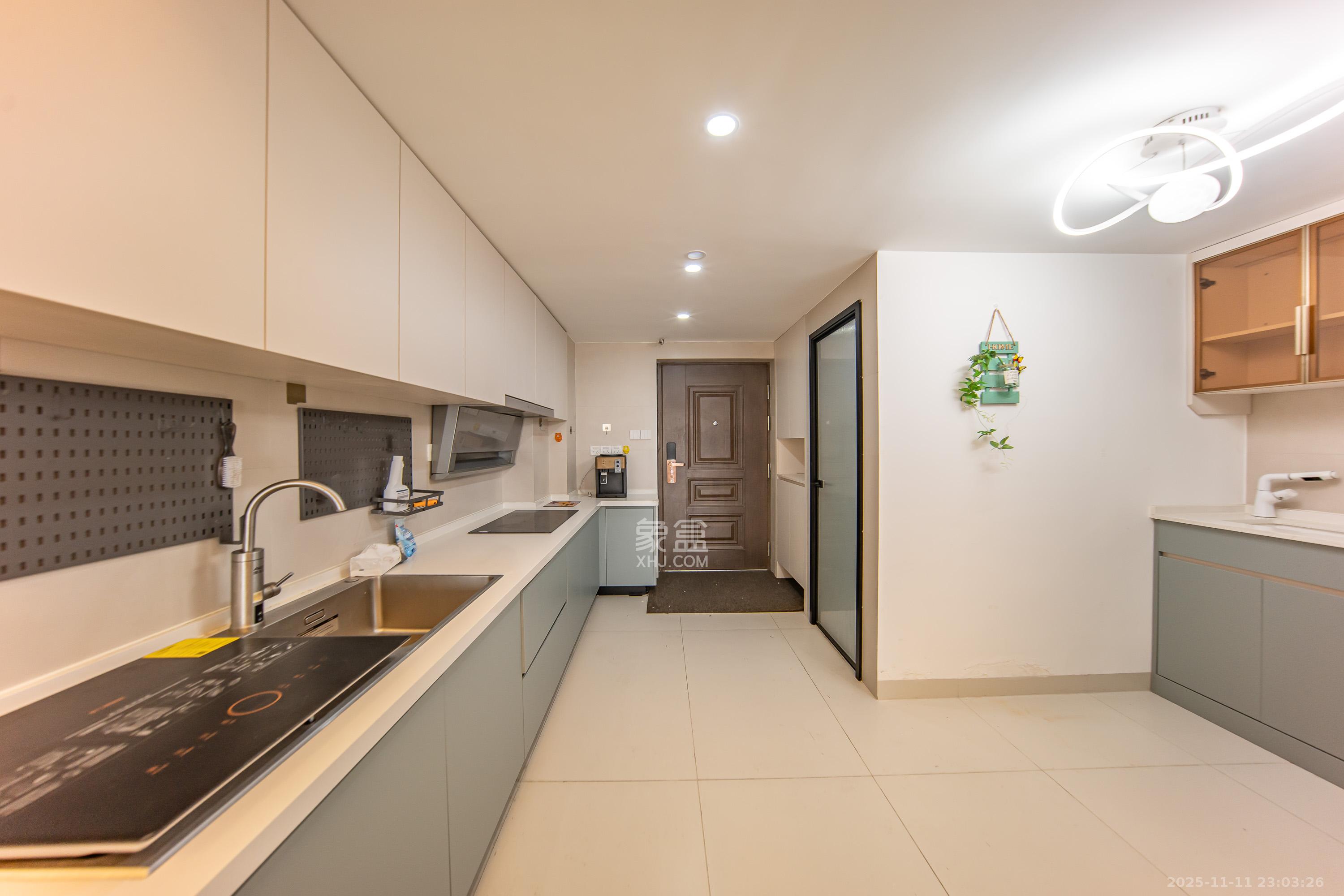 奥克斯滨仕花园(奥克斯洋湖广场/奥克斯中心) 2室2厅2卫 55.0万 奥克斯滨仕花园(奥克斯洋湖广场/奥克斯中心) 2室2厅2卫 55.0万厨房